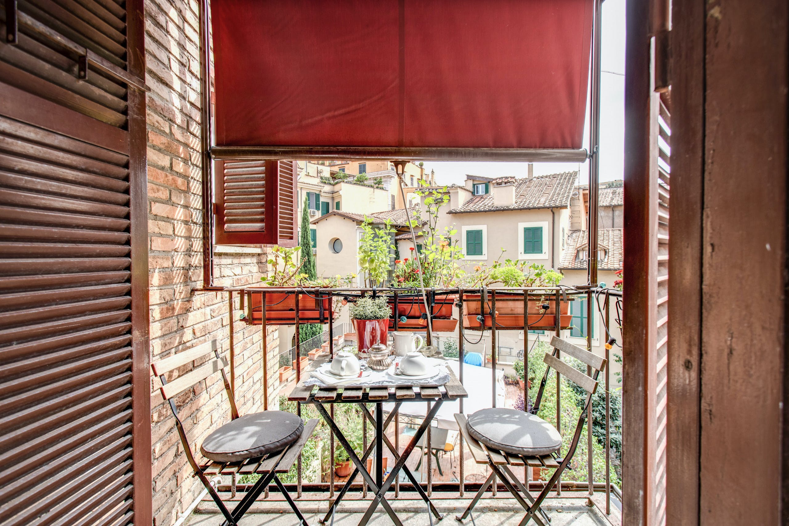Casa Tiberina Giudecca: Charming 2-Bedroom Apartment with Air-Con in The Jewish Quarter, Rome