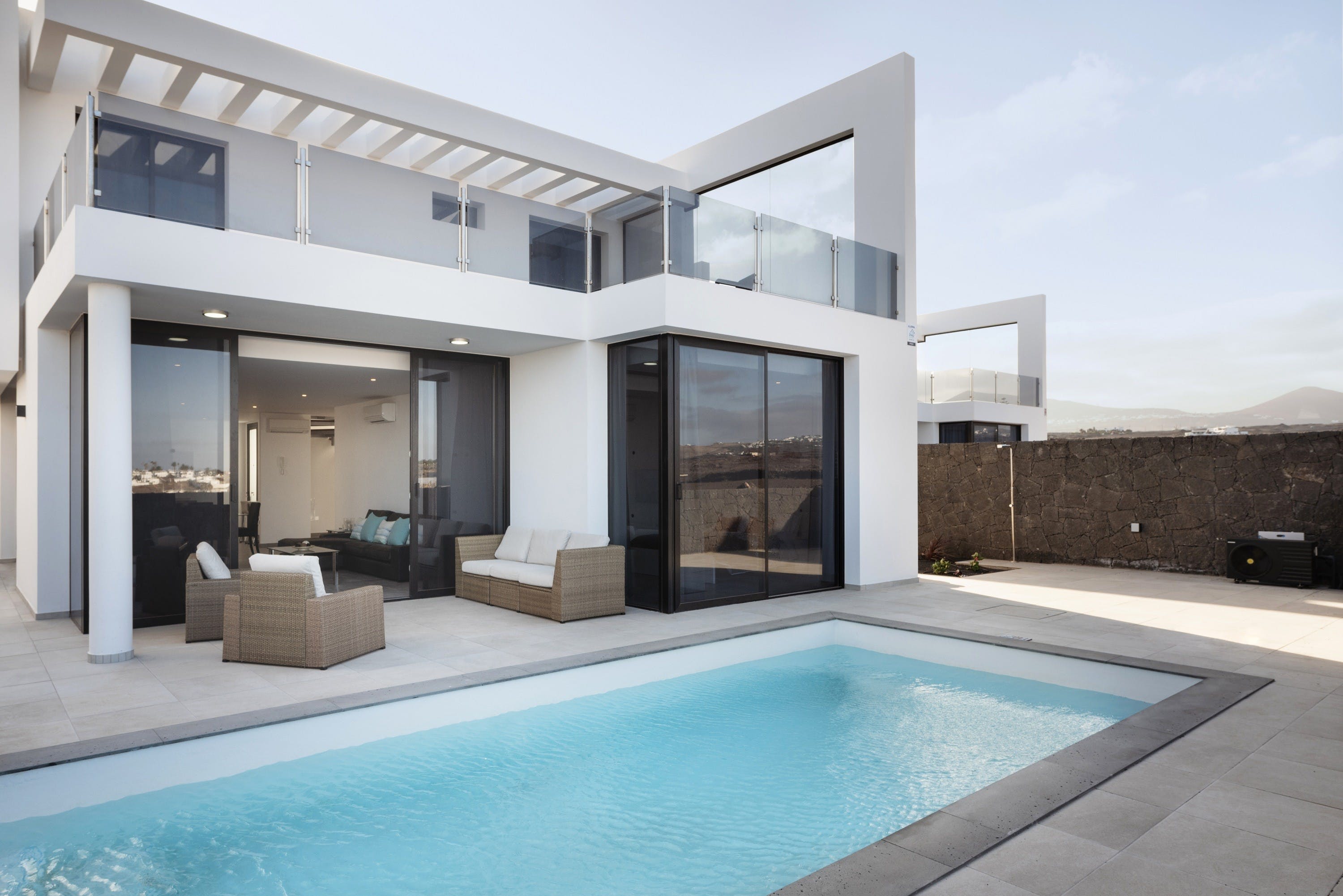Casa Timanfaya Las Palmas: Spacious 3-Bedroom Apartment with Private Pool and Sea Views, Las Palmas Lanzarote