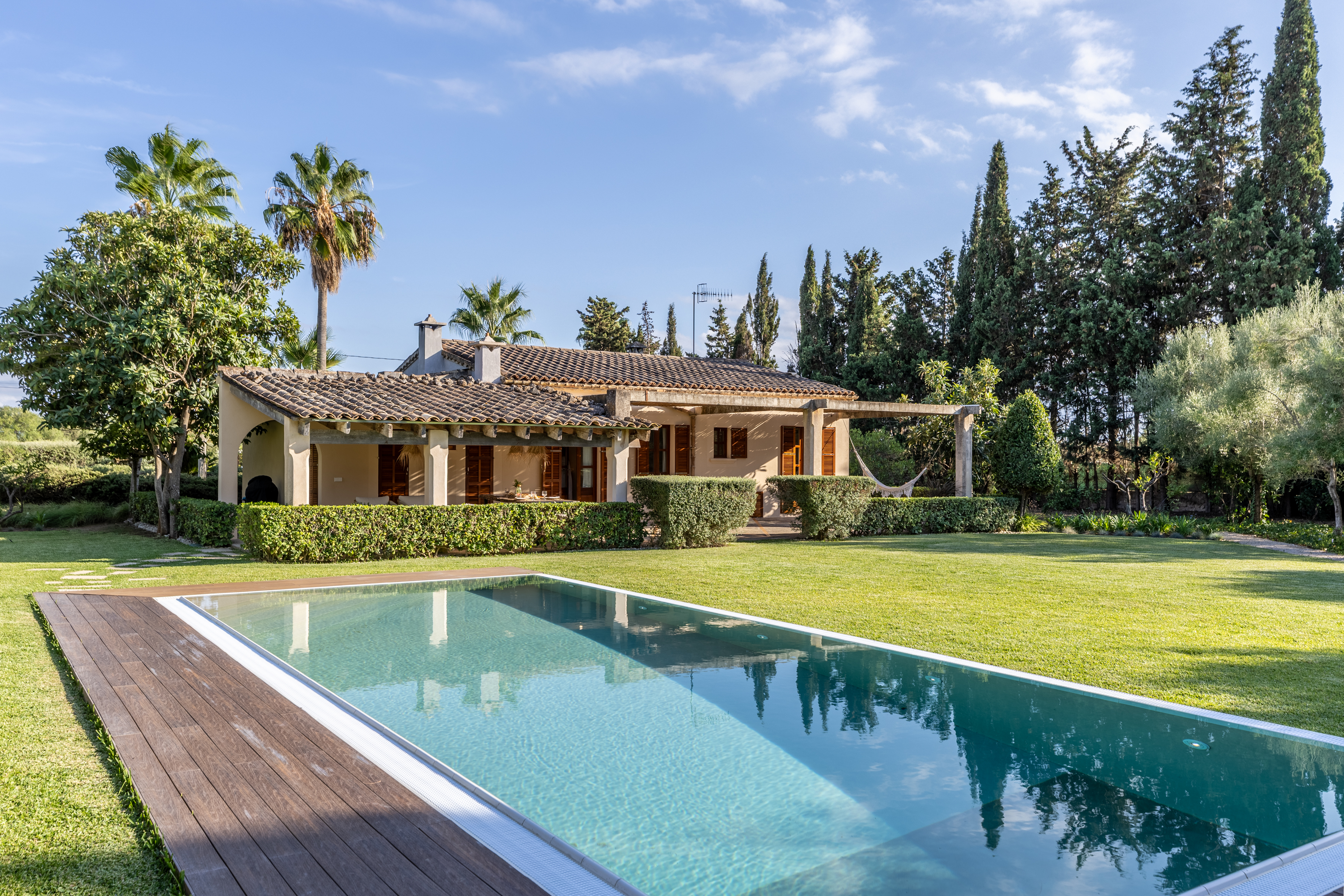 Casa Tramuntana Campanet: Charming 2-Bedroom Golf Villa with Pool and Sea Views, Campanet