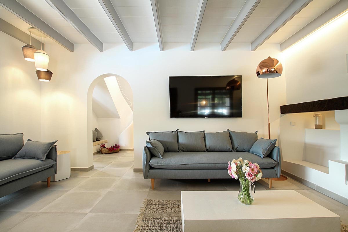 Villa Mestral Claror Boquer Pollença: Luxury 4-Bedroom Apartment with Pool, Pollença