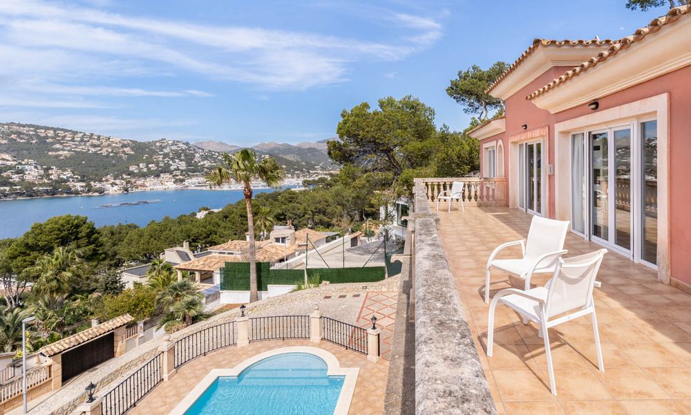 Villa Solano Galatzó Santa Ponsa: Luxury 3-Bedroom Apartment with Pool and Sea View, Santa Ponsa