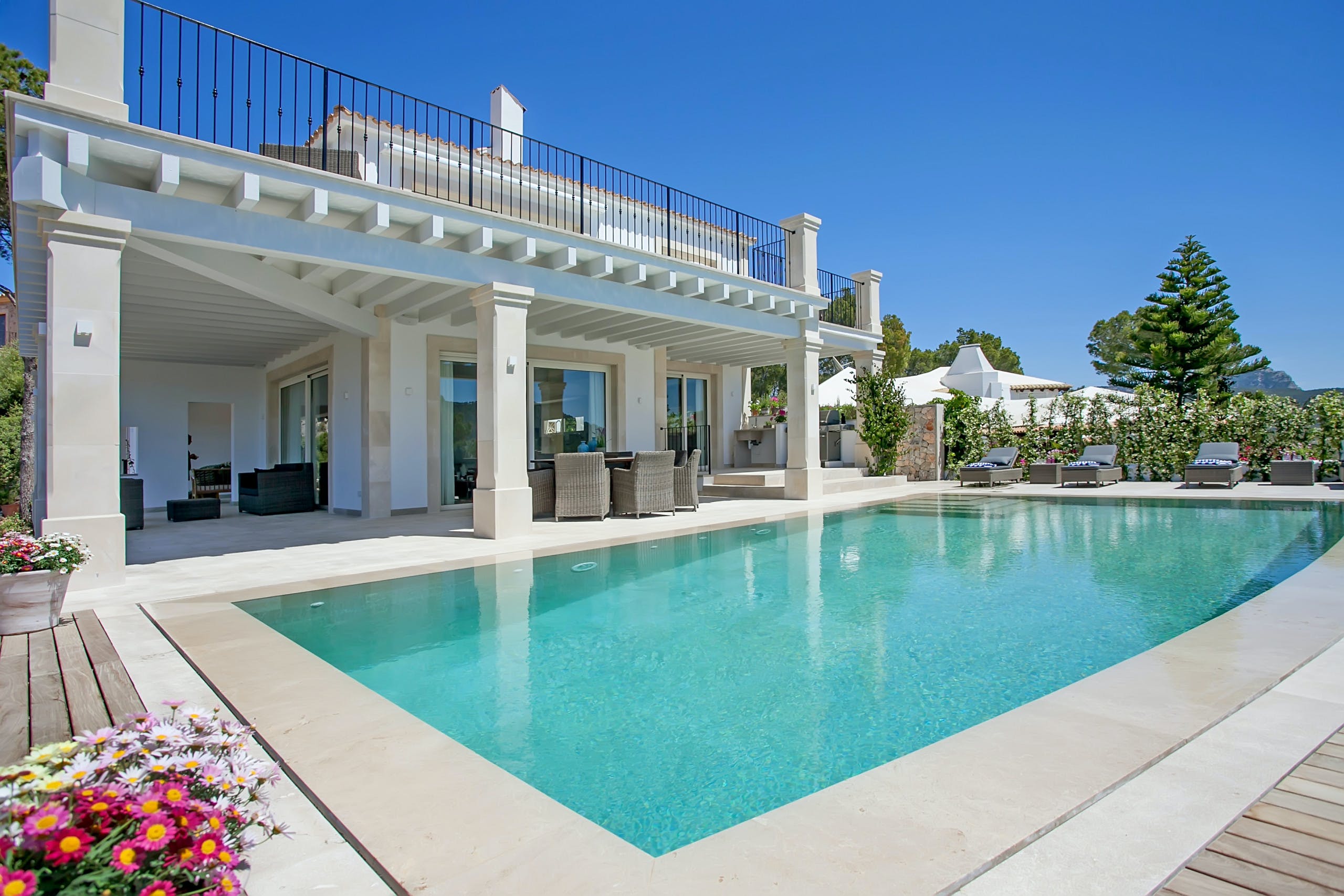 Villa Llevant Bellavista Santa Ponsa: Spacious 4-Bedroom Luxury Apartment with Seaview and Pool, Santa Ponsa