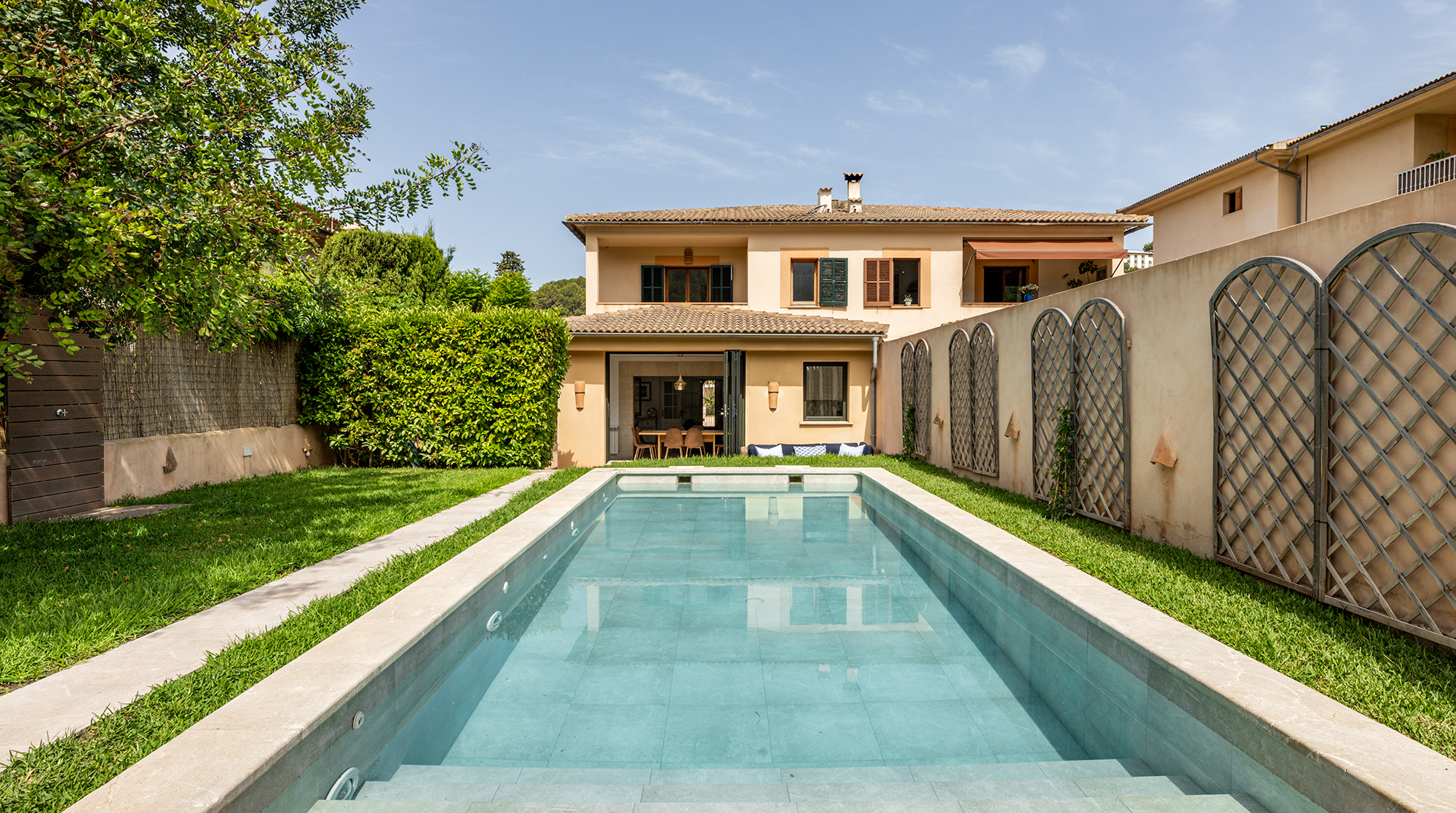 Villa Llevant Biniaraix Sóller: Elegant 4-Bedroom Apartment with Pool and Sea Views, Sóller