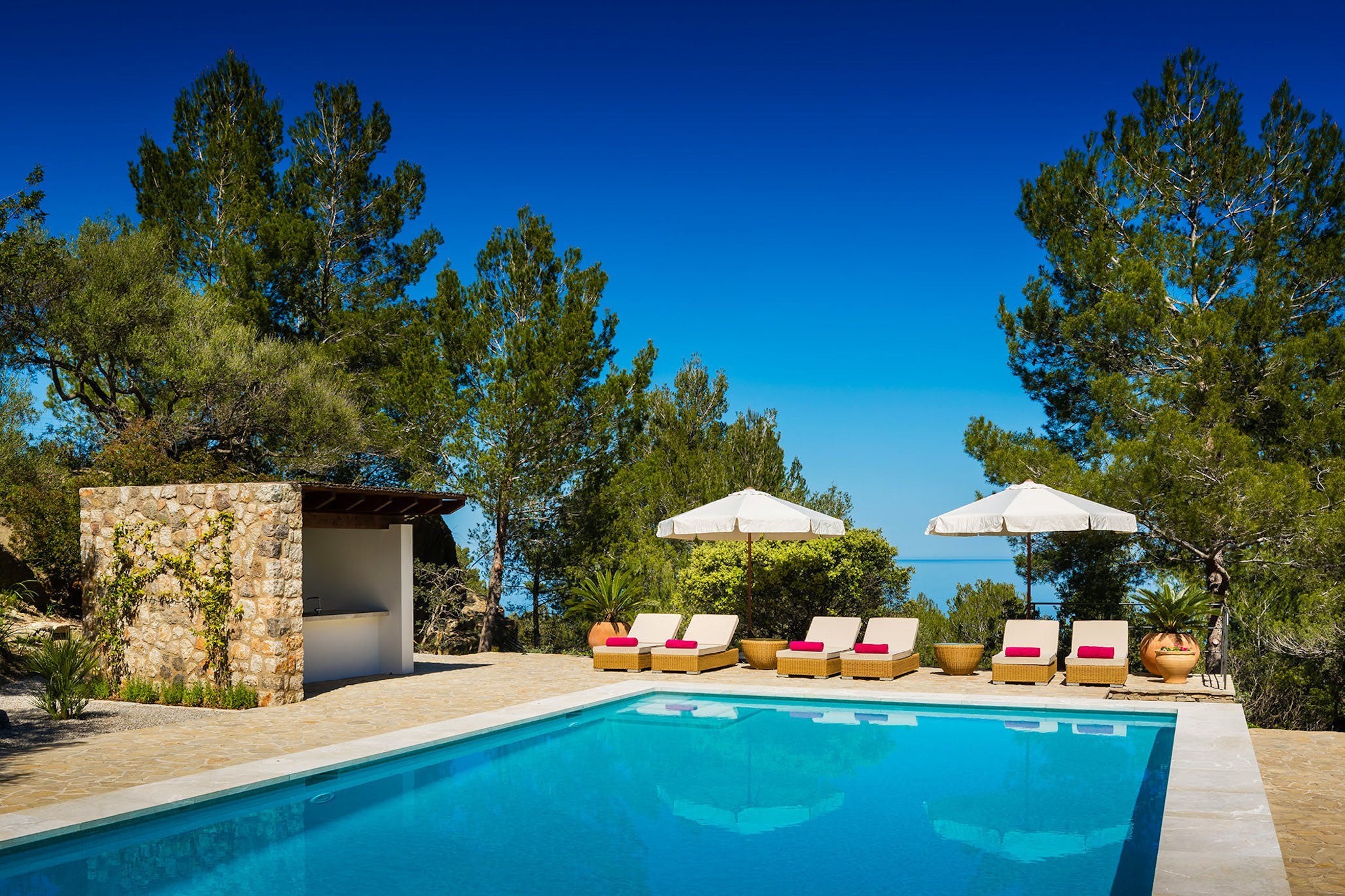 Villa Esmeralda Miramar Valldemossa: Luxury 4-Bedroom Apartment with Seaview and Pool, Valldemossa