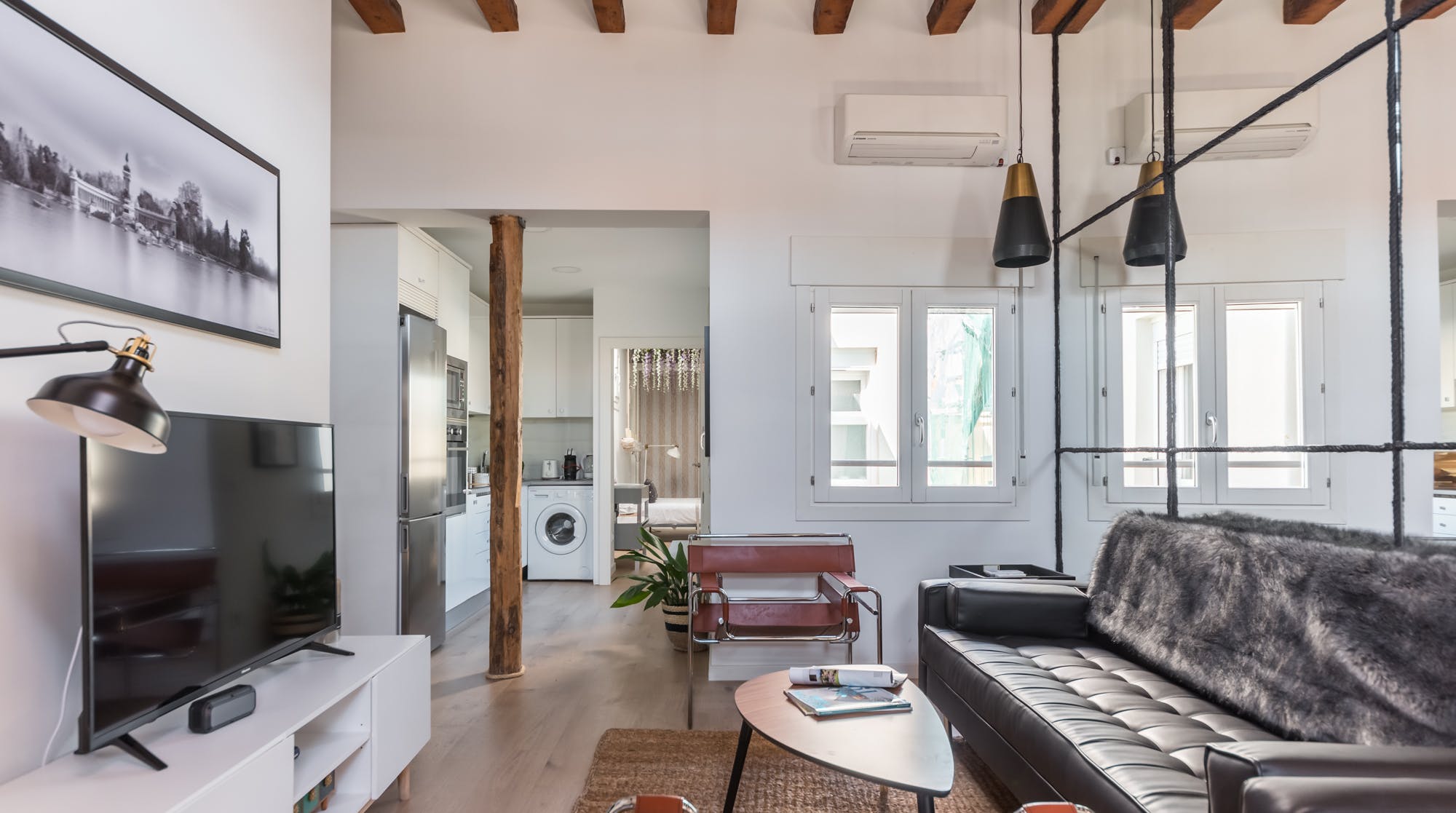 Villa Solano Conde Duque Malasaña: Chic 2-Bedroom Apartment with Air Conditioning in Malasaña, Madrid