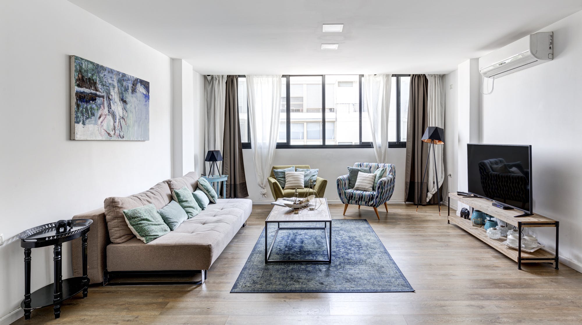 Casa Tzahala Tel Aviv: Spacious 3-Bedroom Apartment Rental with Air-Con in Tel Aviv Old North