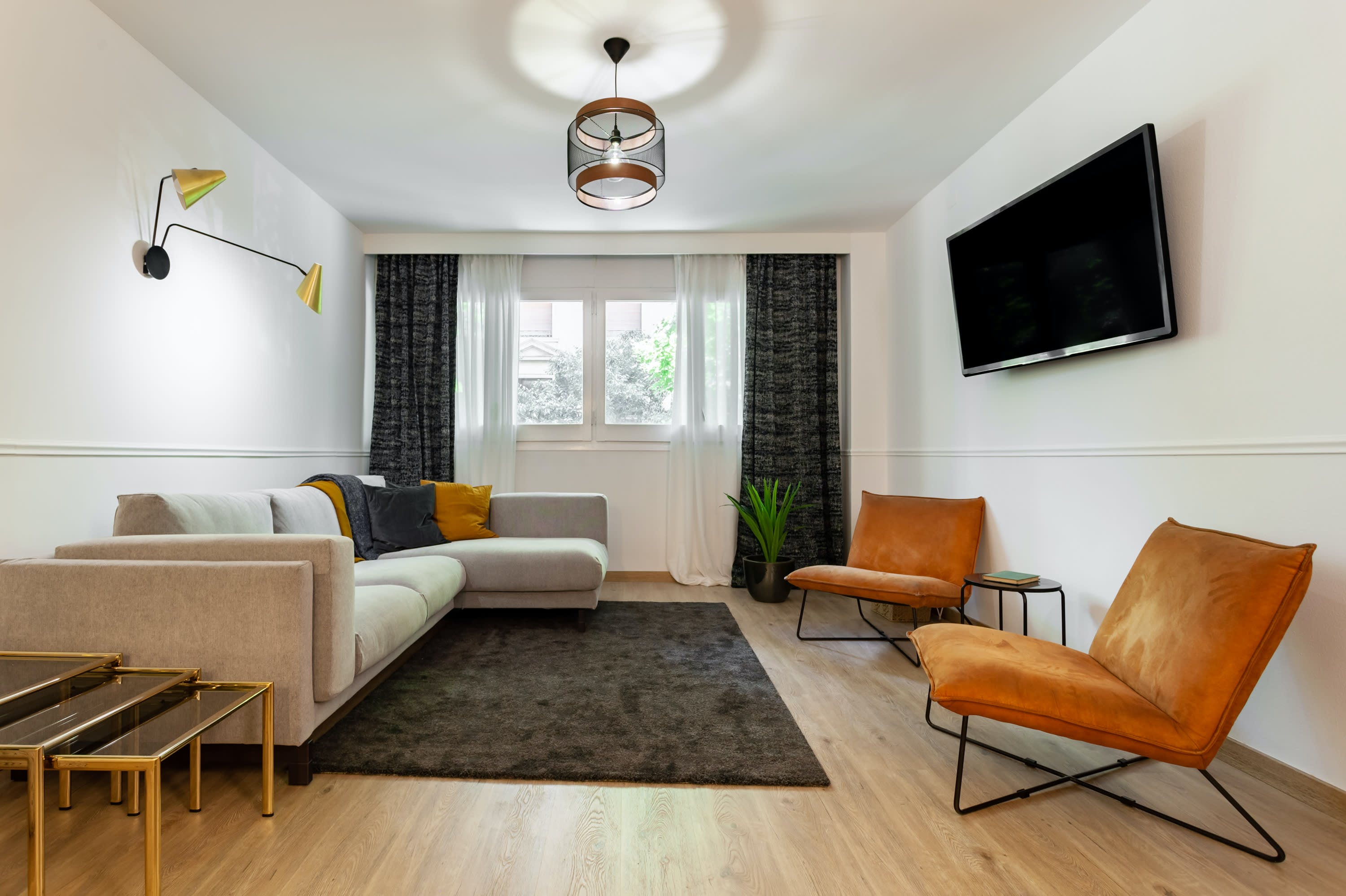 Casa Verdaguer Eixample: Stylish 4-Bedroom Apartment with Sea Views and Air-Con, Eixample Barcelona