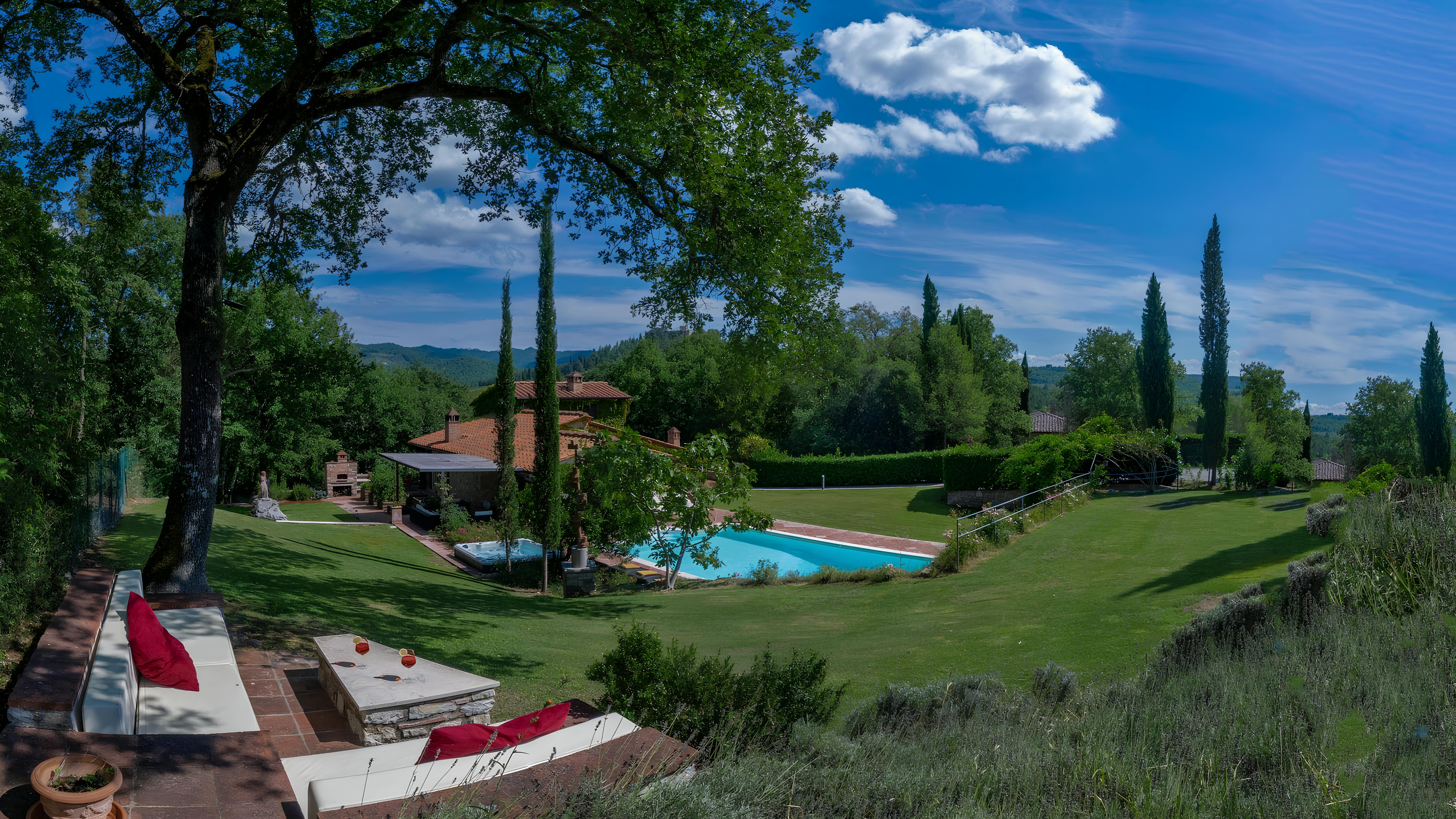 Villa Alba San Donato Chianti: Luxury 4-Bedroom Apartment with Pool and Sauna, Chianti