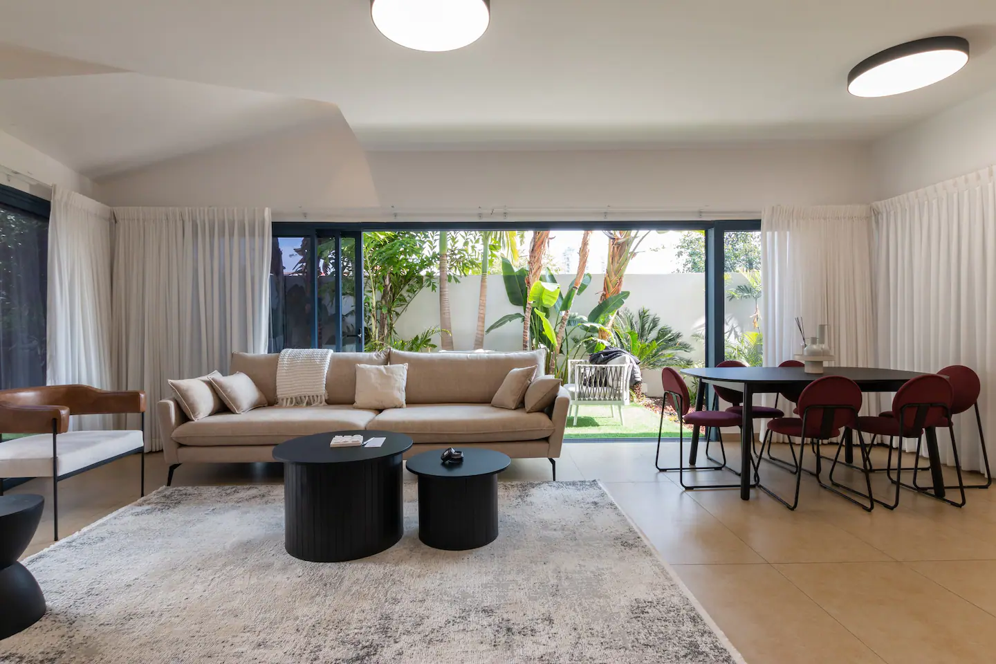 Casa Yarkon Tel Aviv: Spacious 5-Bedroom Apartment with Hot Tub and Seaview, Tel Aviv City Centre