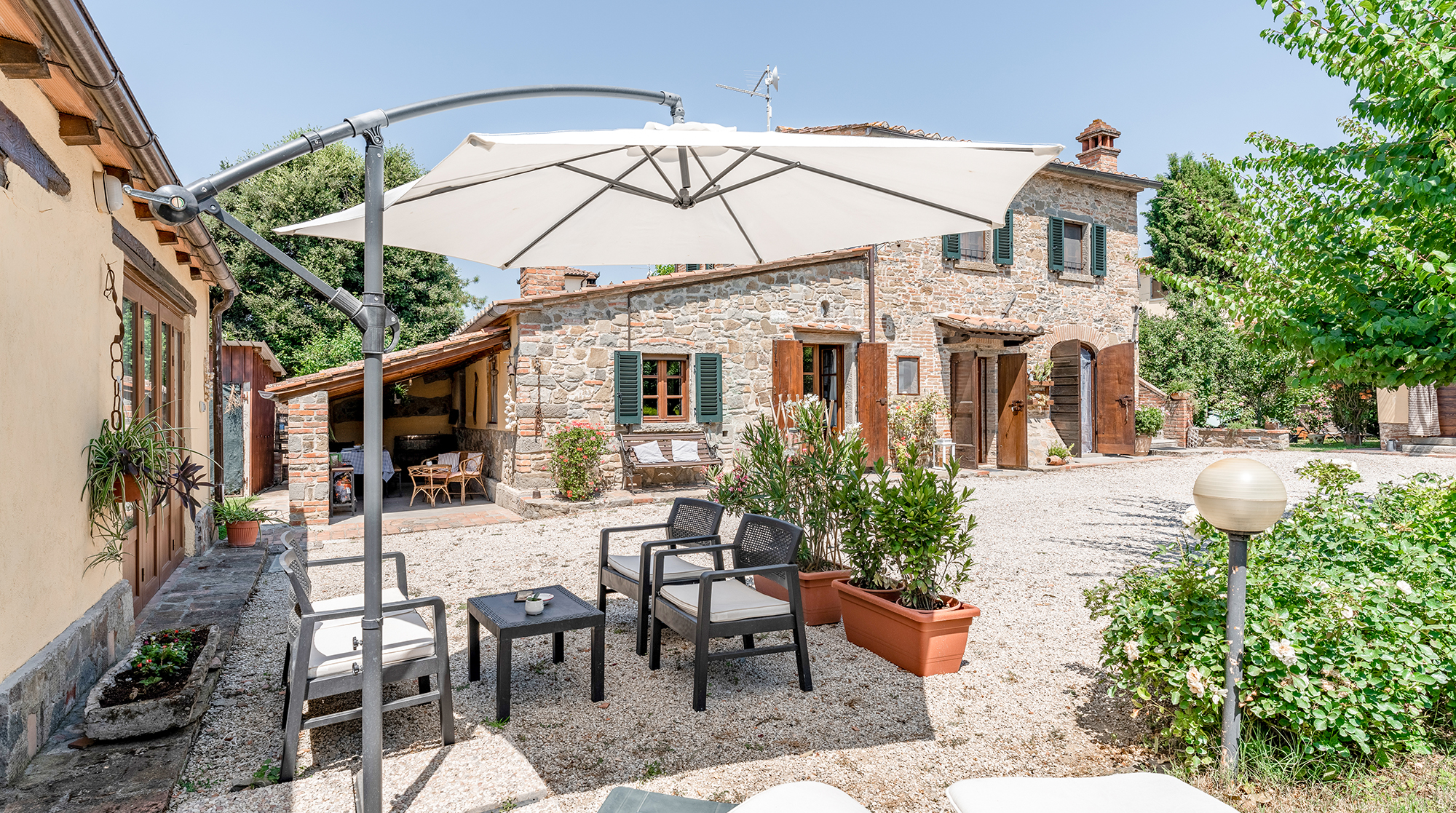 Cascina Mazzano Cortona: Luxury 5-Bedroom Villa with Private Gardens and Air-Con, Cortona Tuscany