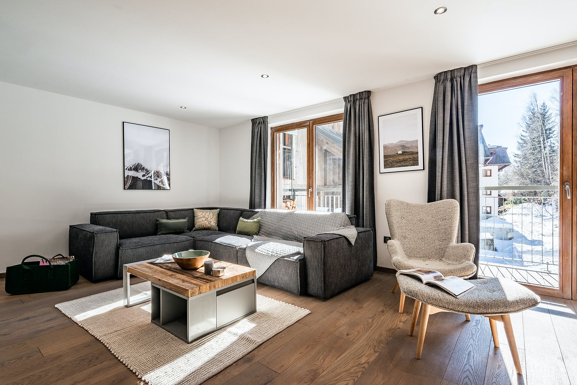 Chalet Agentière Chamonix: Luxury 4-Bedroom Ski Chalet with Hot Tub and Sauna, Chamonix