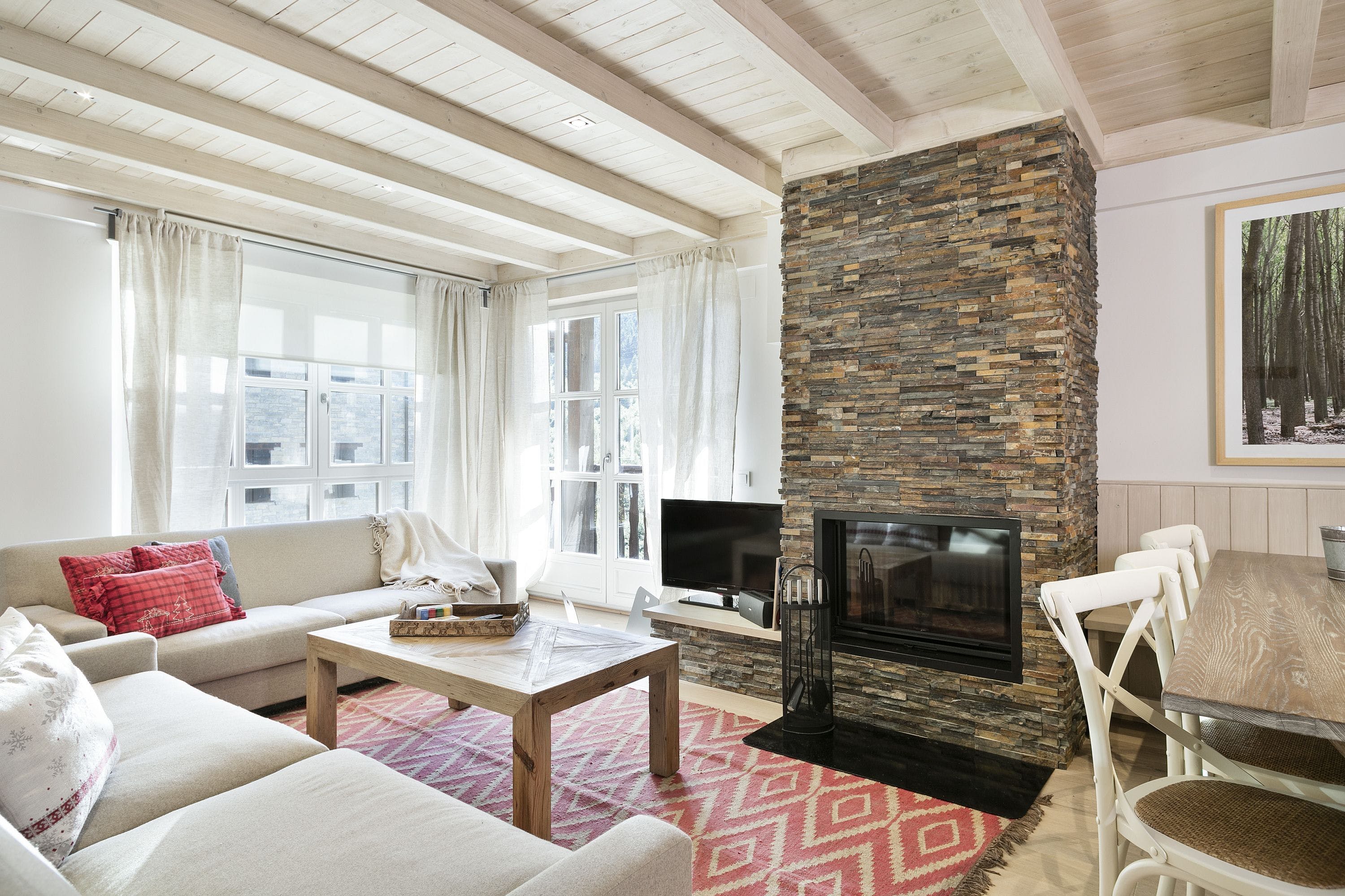 Villa Mestral Betren Val d’Aran: Charming 3-Bedroom Ski Chalet with Mountain Views, Val d’Aran