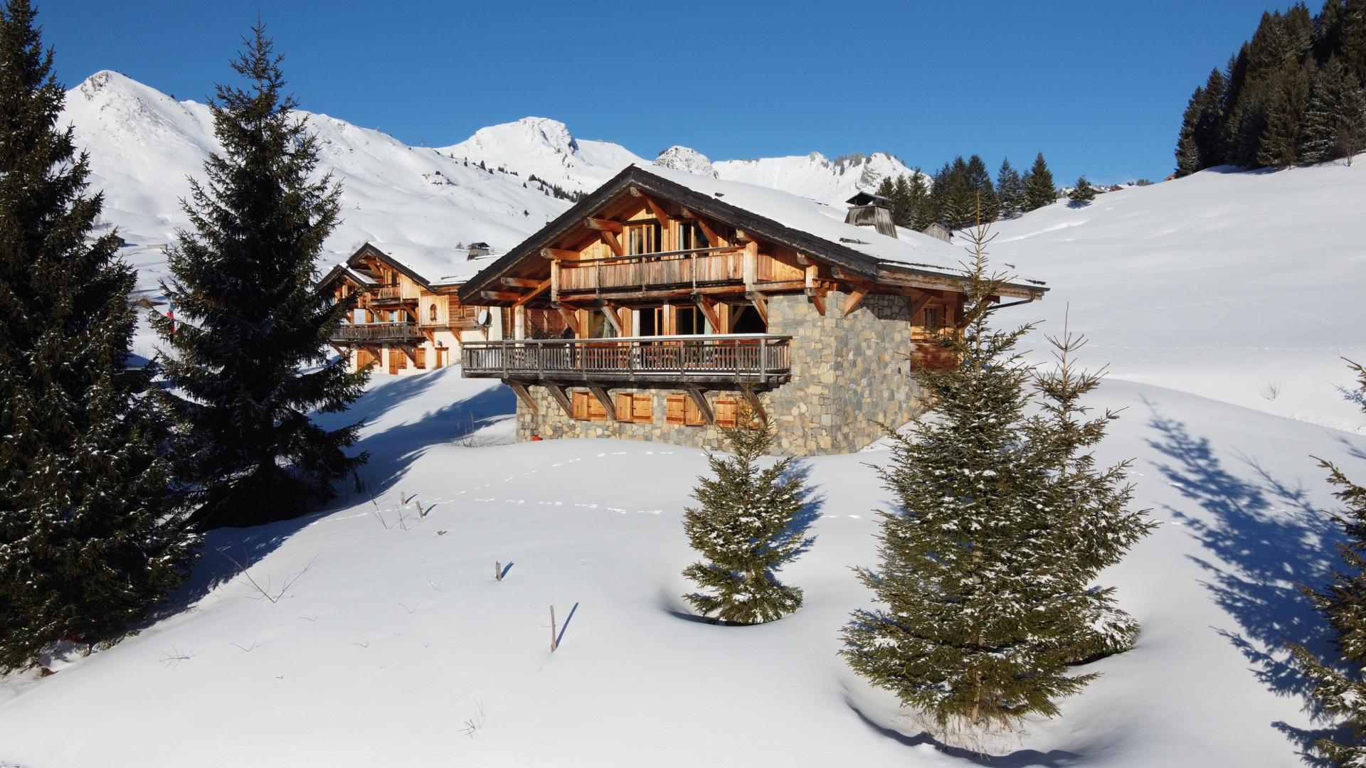 Villa Safran Mont Chéry Les Gets: Spacious 6-Bedroom Ski Chalet with Hammam, Les Gets
