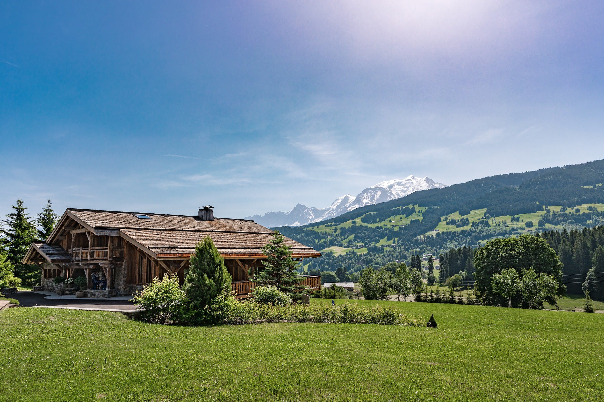 Château Aurore Calvary Megève: Spacious 8-Bedroom Luxury Chalet with Exclusive Amenities, Megève