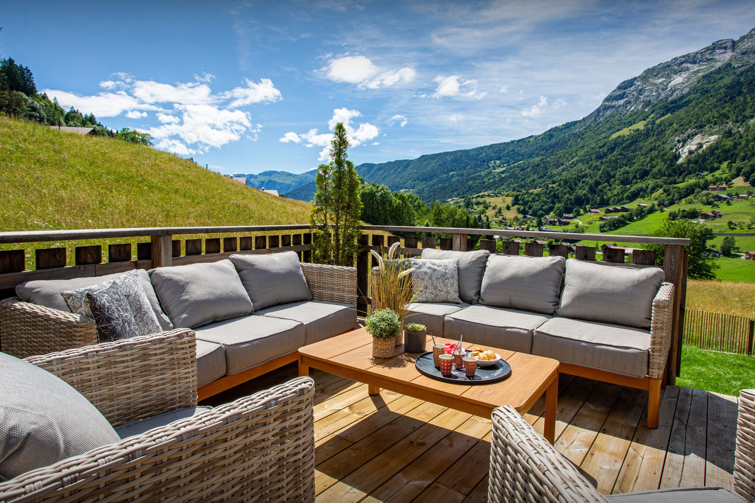 Chalet Arclusaz Villards: Luxury 4-Bedroom Villa with Pool and Sauna, Upper Savoy
