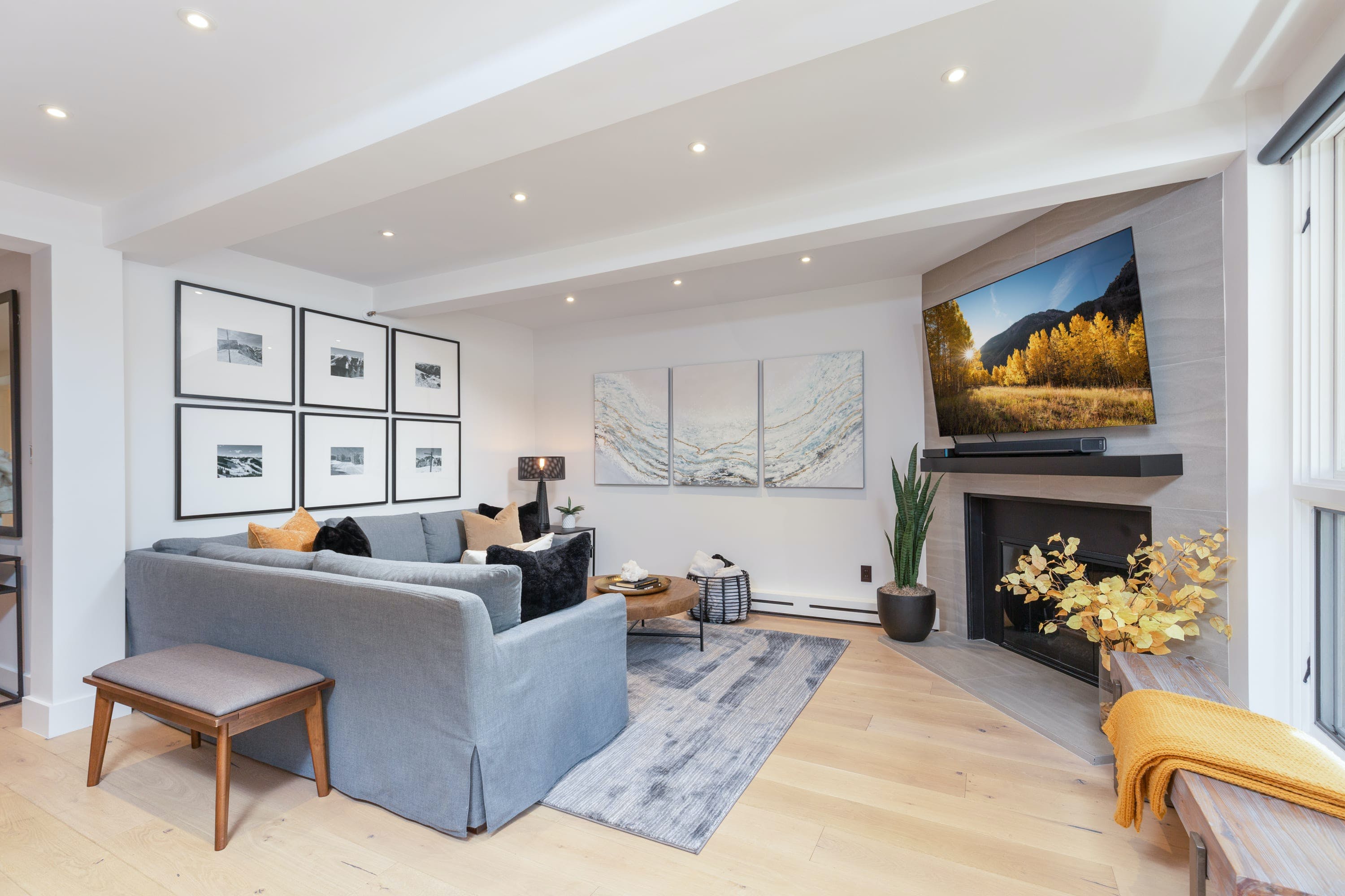 Villa Kaikias Two Rivers Aspen: Charming 2-Bedroom Ski Chalet with Hot Tub, Aspen & Snowmass