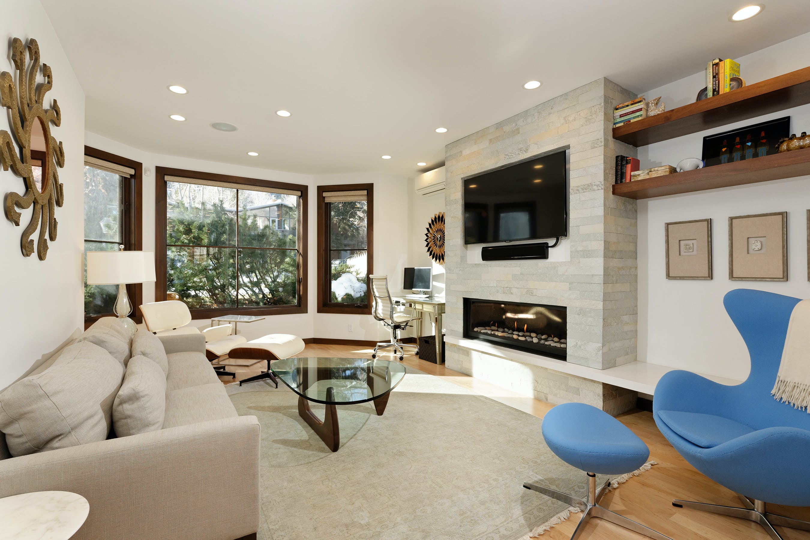 Villa Boreas Smuggler Aspen: Luxury 3-Bedroom Chalet with Mountain Views, Aspen