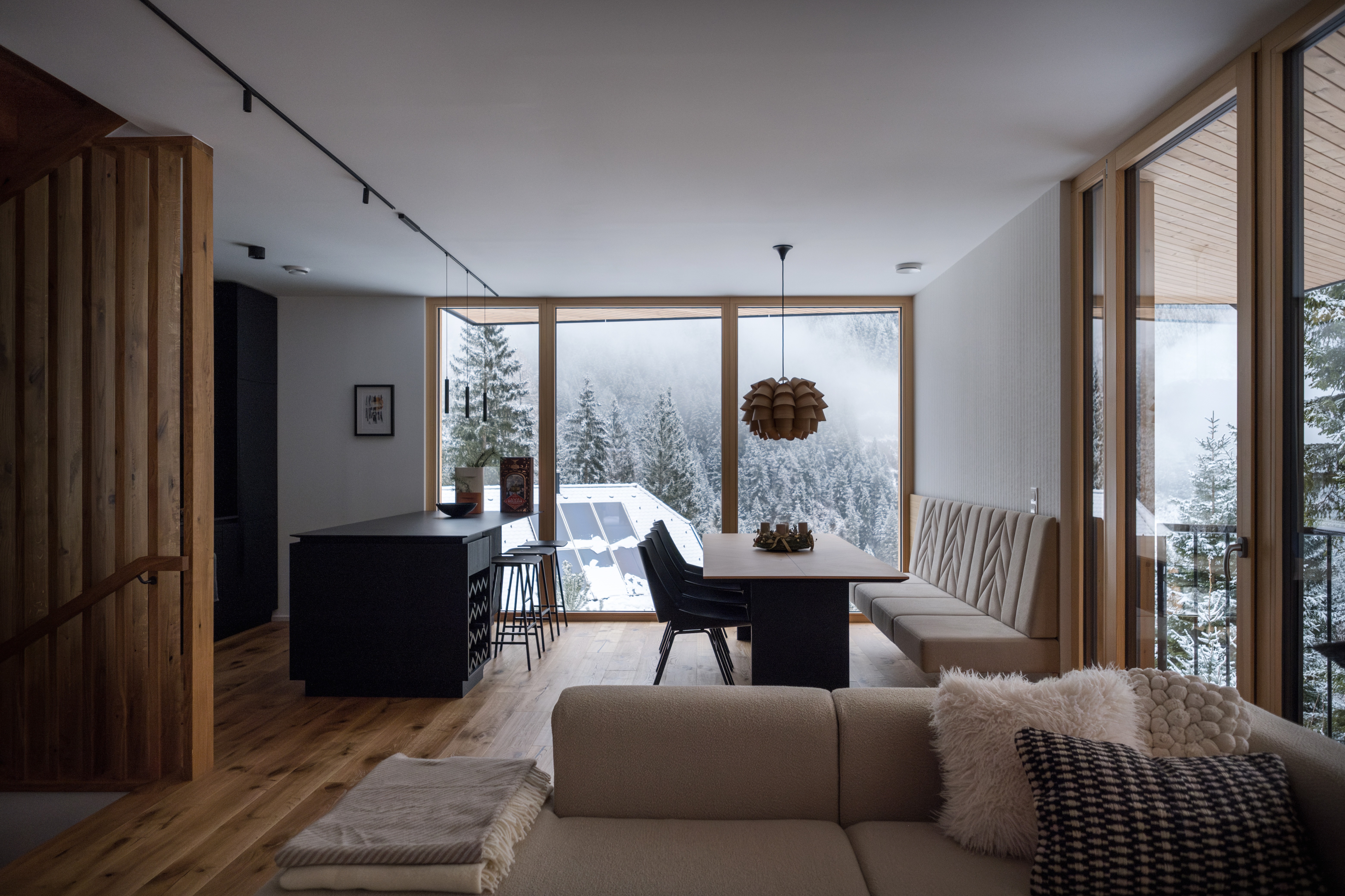 Chalet Nockberge Carinthia: Spacious 4-Bedroom Ski Chalet with Sauna and Lake Views, Carinthia