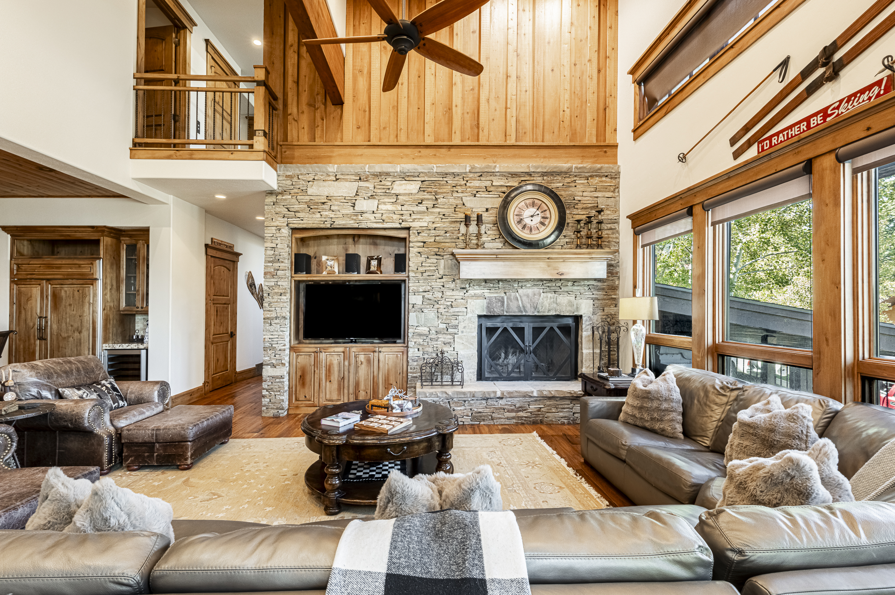 Villa Crepuscolo Redstone Park City: 4-Bedroom Luxury House with Hot Tub and Ski Access, Park City