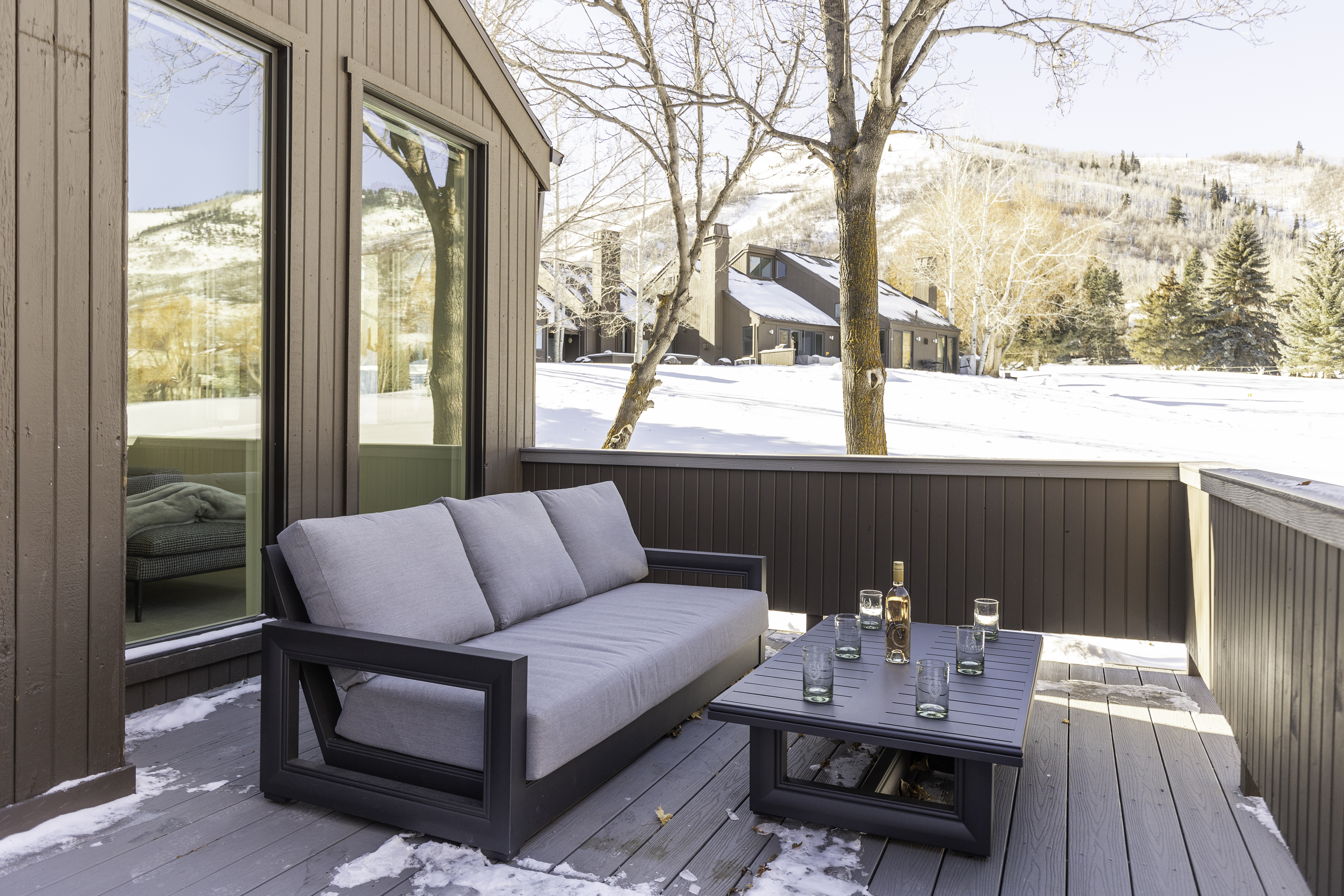 Villa Zephyros Thaynes Park City: Modern 2-Bedroom Ski Chalet with Hot Tub, Park City