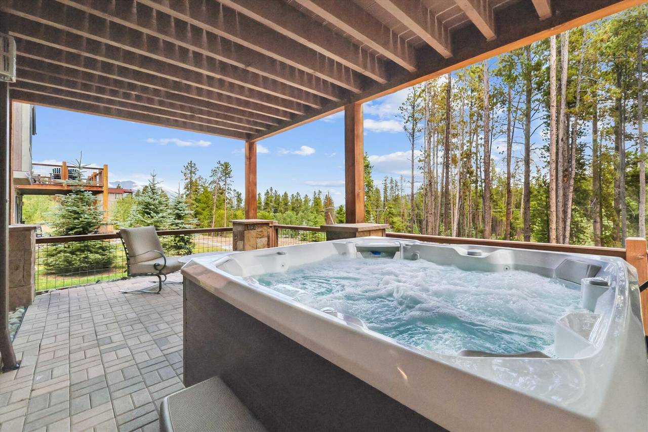 Villa Gloaming Boreas Pass Breckenridge: 4-Bedroom Chalet with Hot Tub, Breckenridge