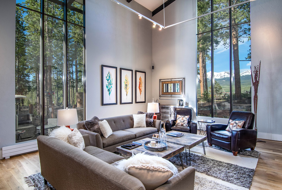 Villa Lysias McCullough Breckenridge: Luxury 4-Bedroom Ski Chalet with Hot Tub, Breckenridge