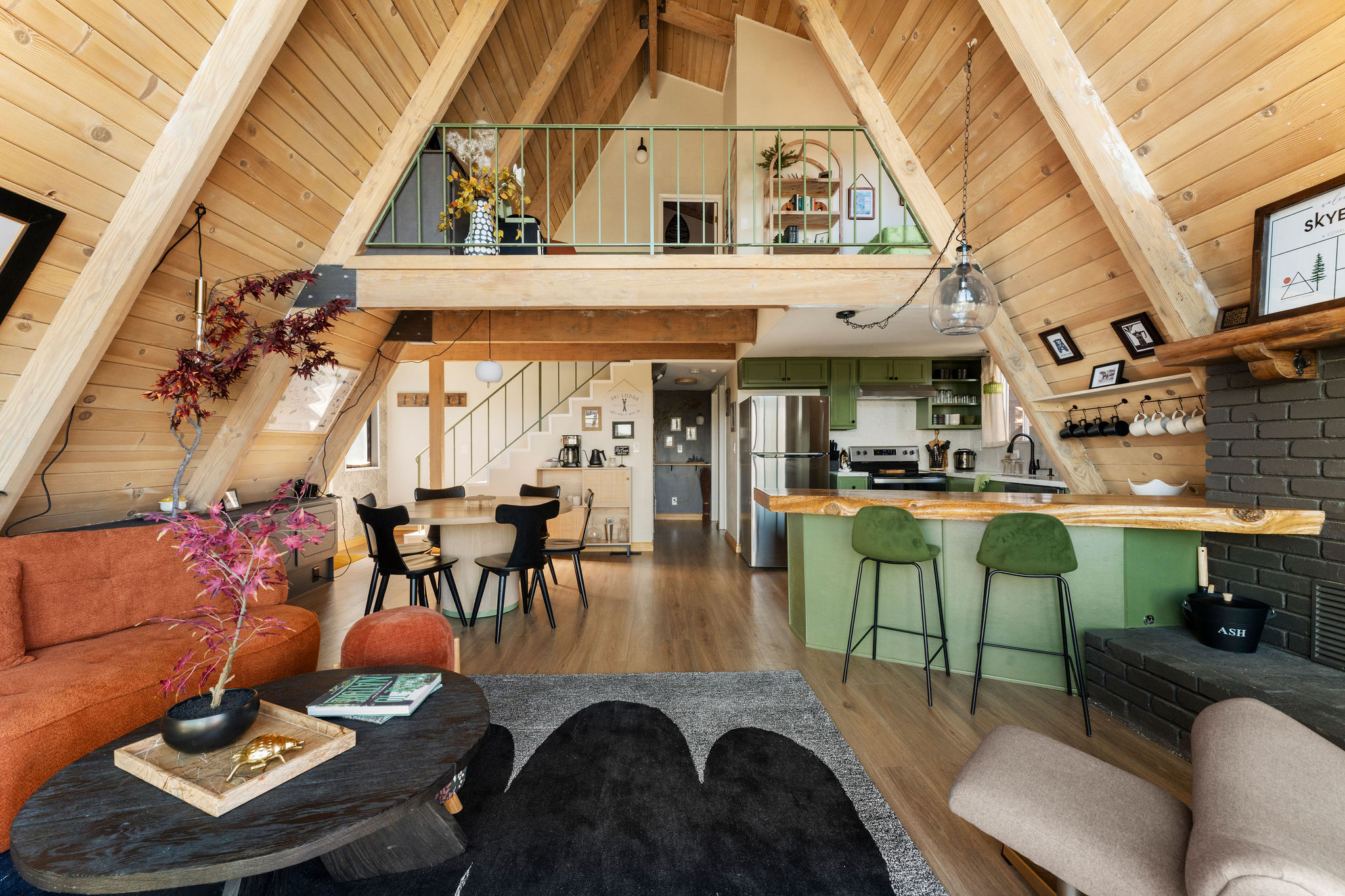 Chalet Rim Nordic Lakearrowhead: Charming 3-Bedroom Ski Chalet with Hot Tub, Lake Arrowhead