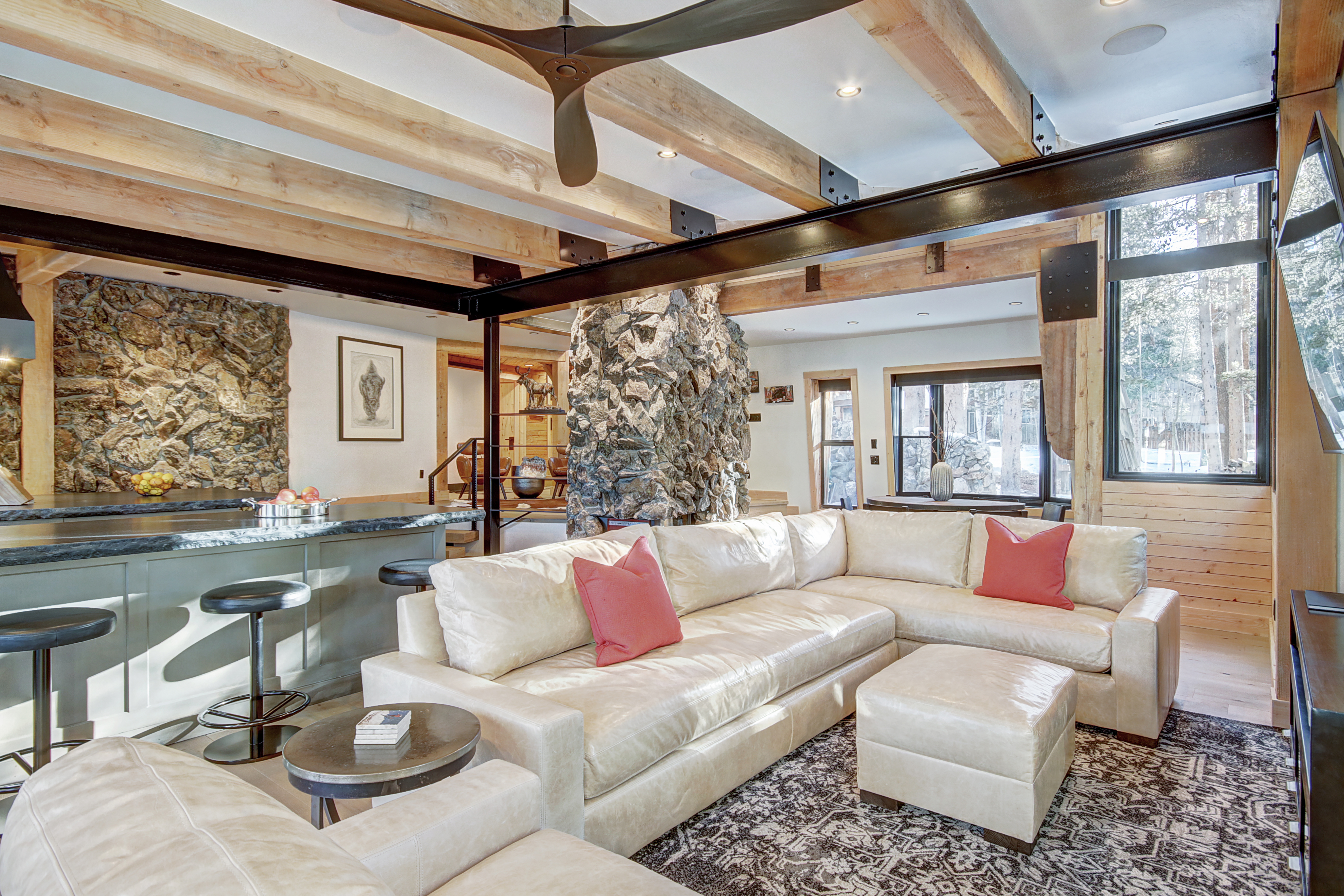 Chalet Sprucewood Breckenridge: 4-Bedroom Ski Chalet Rental with Hot Tub and Family-Friendly Amenities, Breckenridge