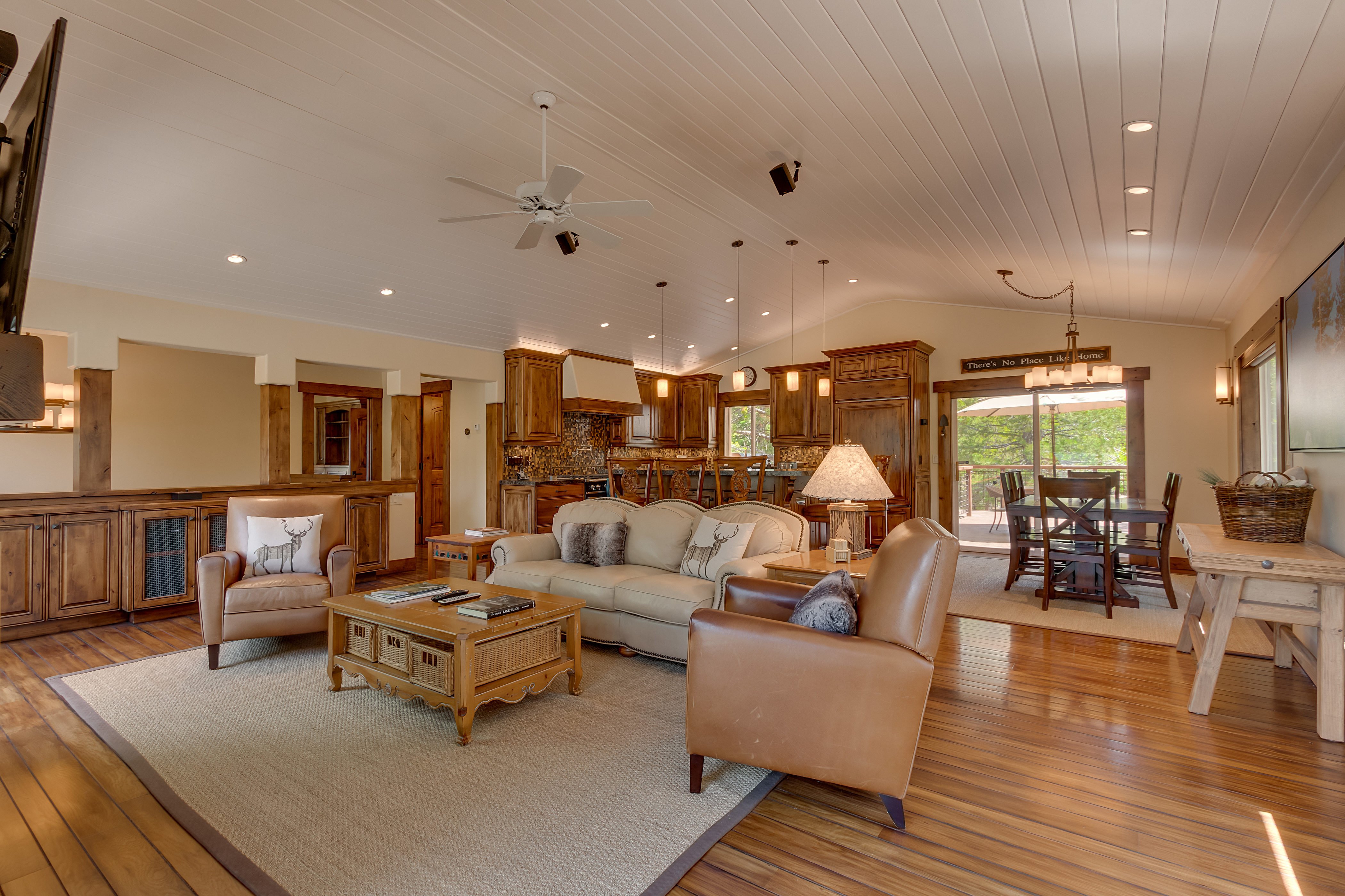 Villa Ametista Glenshire Truckee: Charming 3-Bedroom Ski Chalet with Hot Tub, Truckee