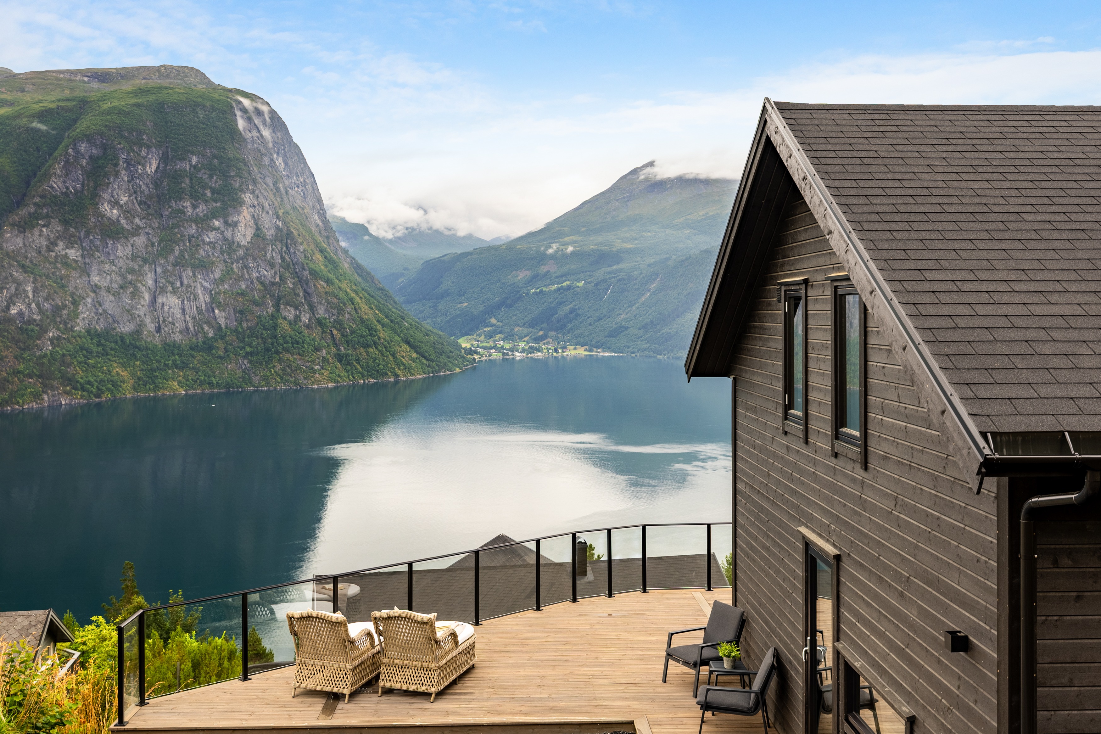 Chalet Trollstigen Romsdal: 5-Bedroom Luxury Chalet with Beachfront Access, Møre og Romsdal, Norway