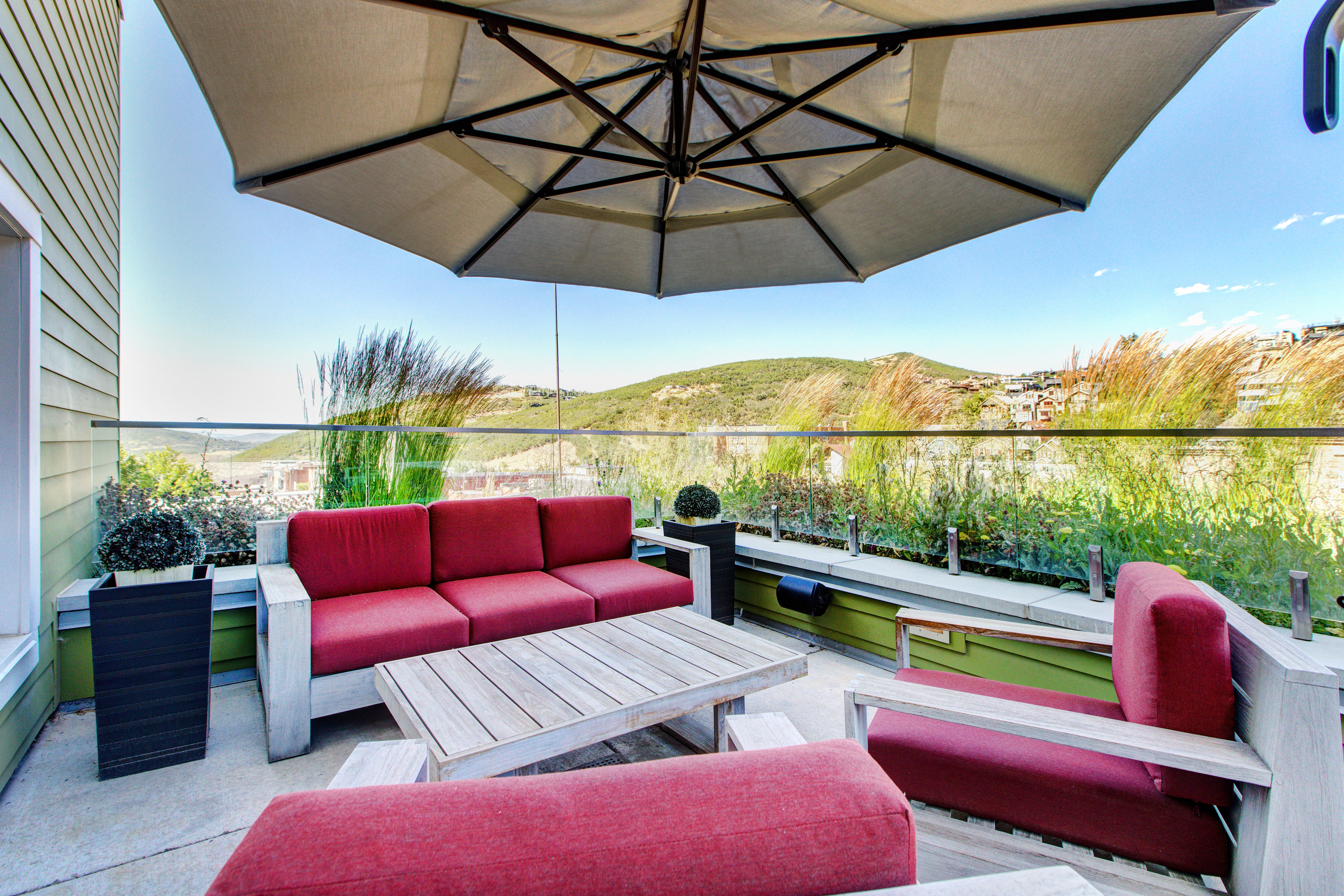 Villa Azur Pinebrook Park City: 2-Bedroom Ski Chalet with Hot Tub, Park City