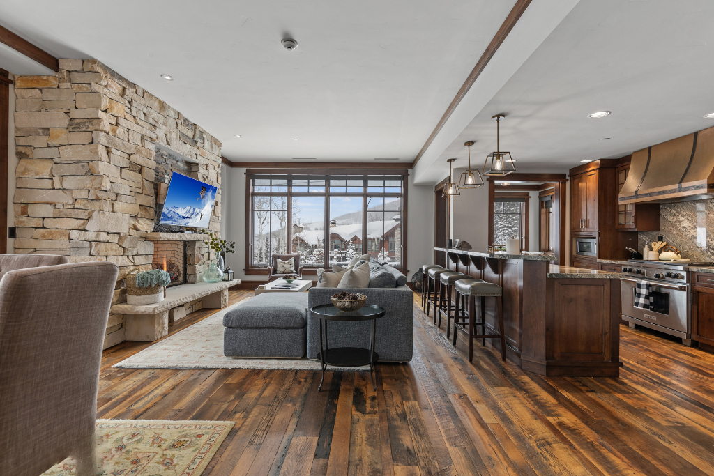 Villa Lysias McPolin Park City: Luxury 4-Bedroom Chalet with Hot Tubs, Park City