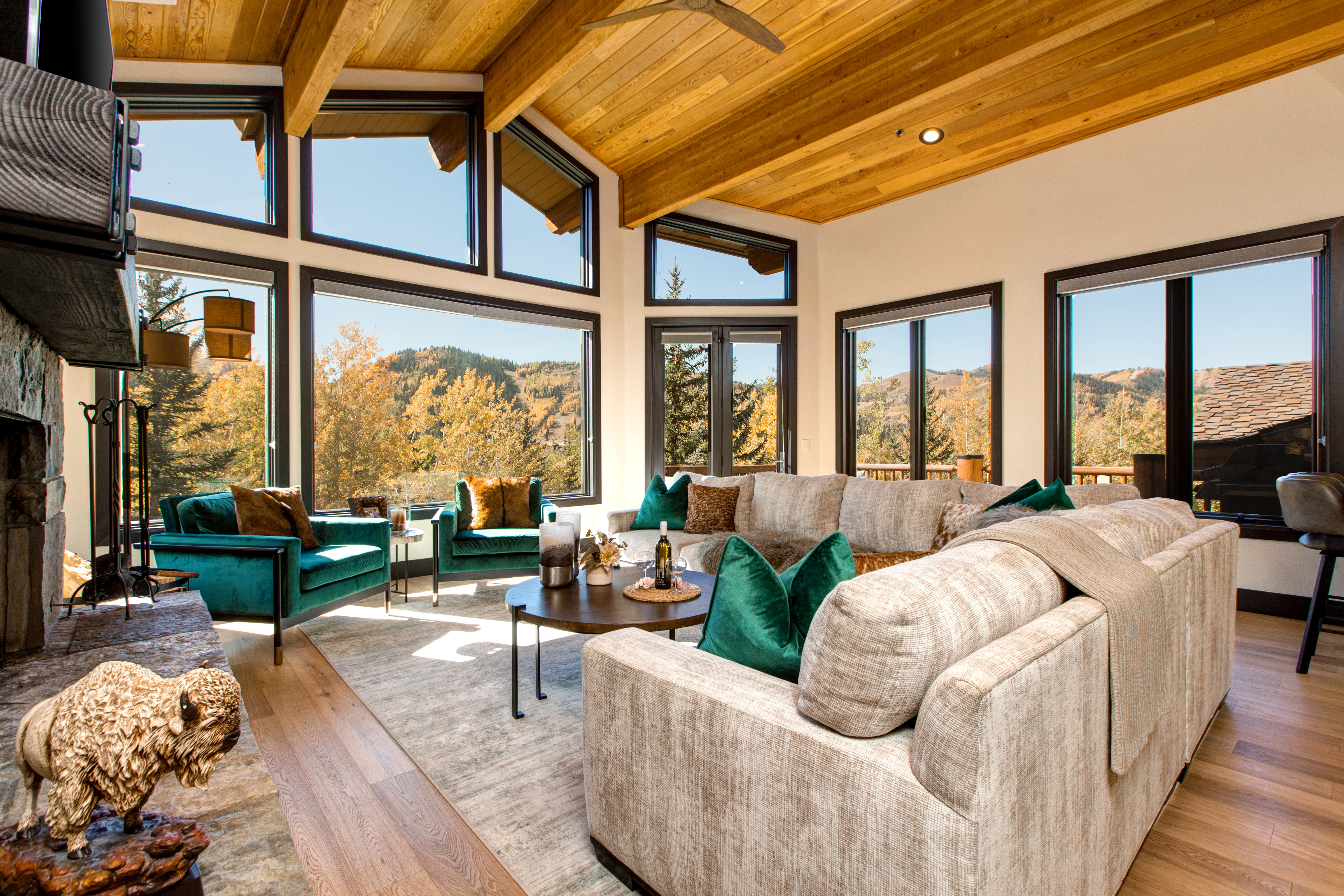Villa Alba Jeremy Ranch Park City: Luxury 3-Bedroom Ski Chalet with Hot Tub, Park City