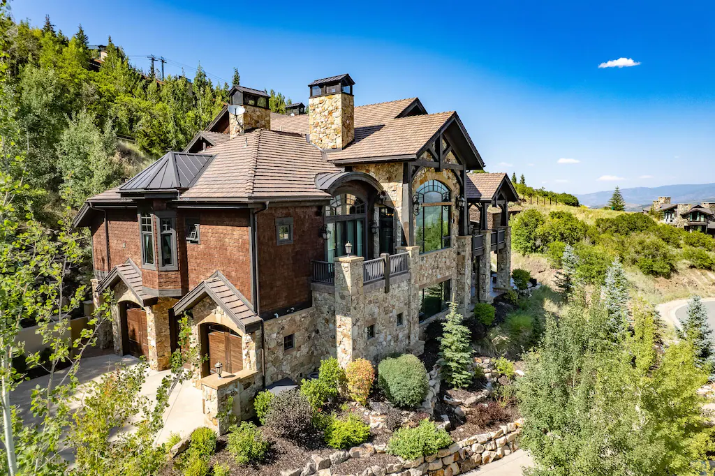 Villa Maestrale Redstone Park City: Luxury 5-Bedroom Ski Chalet Apartment with Hot Tub, Park City