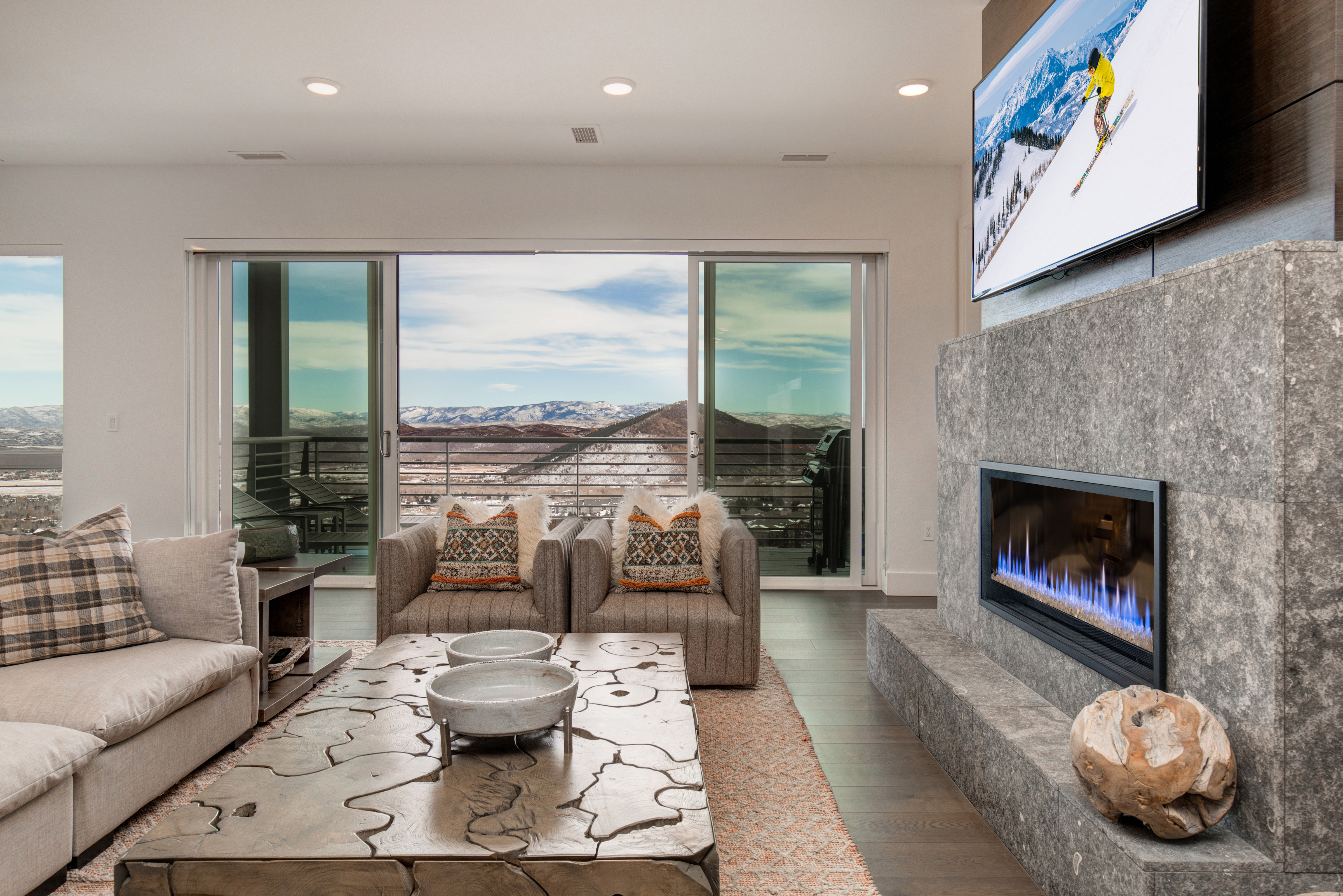 Villa Autan Thaynes Park City: Spacious 4-Bedroom Ski Chalet with Hot Tub and Sauna, Park City
