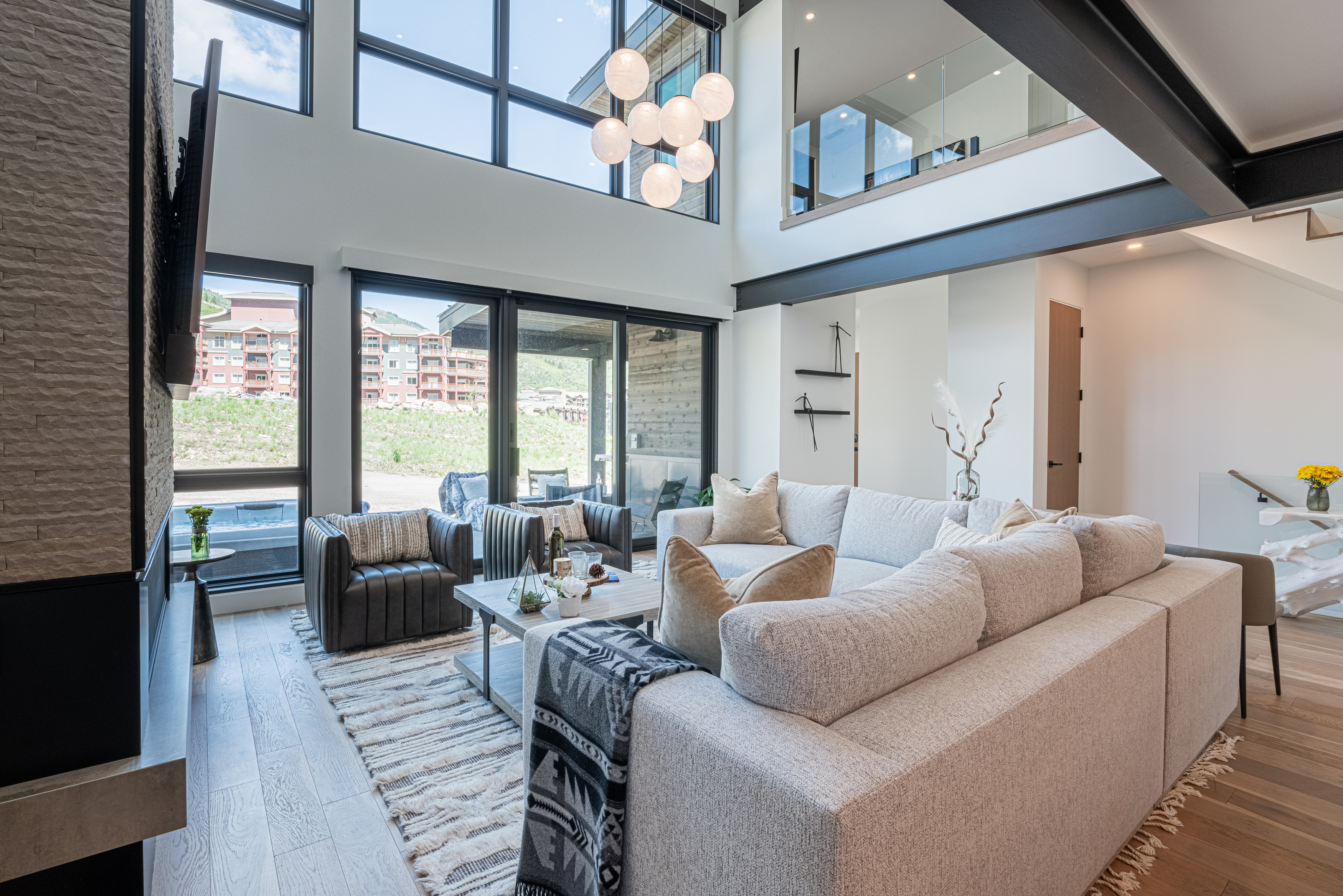 Villa Maestrale McPolin Park City: Spacious 5-Bedroom Ski Chalet with Hot Tub, Park City