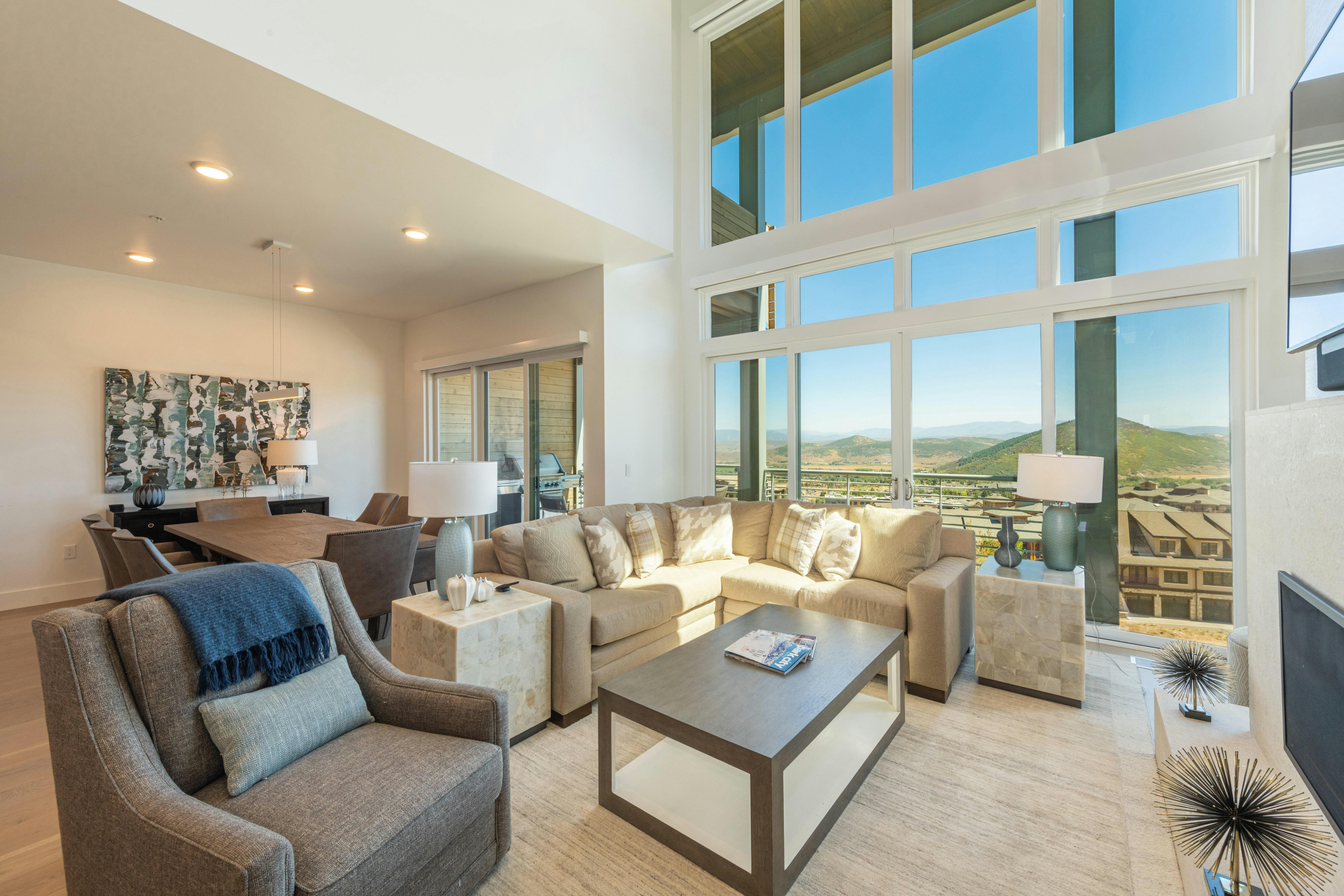 Villa Boreas Quinn’s Junction Park City: Spacious 4-Bedroom Ski Chalet with Private Hot Tub, Park City