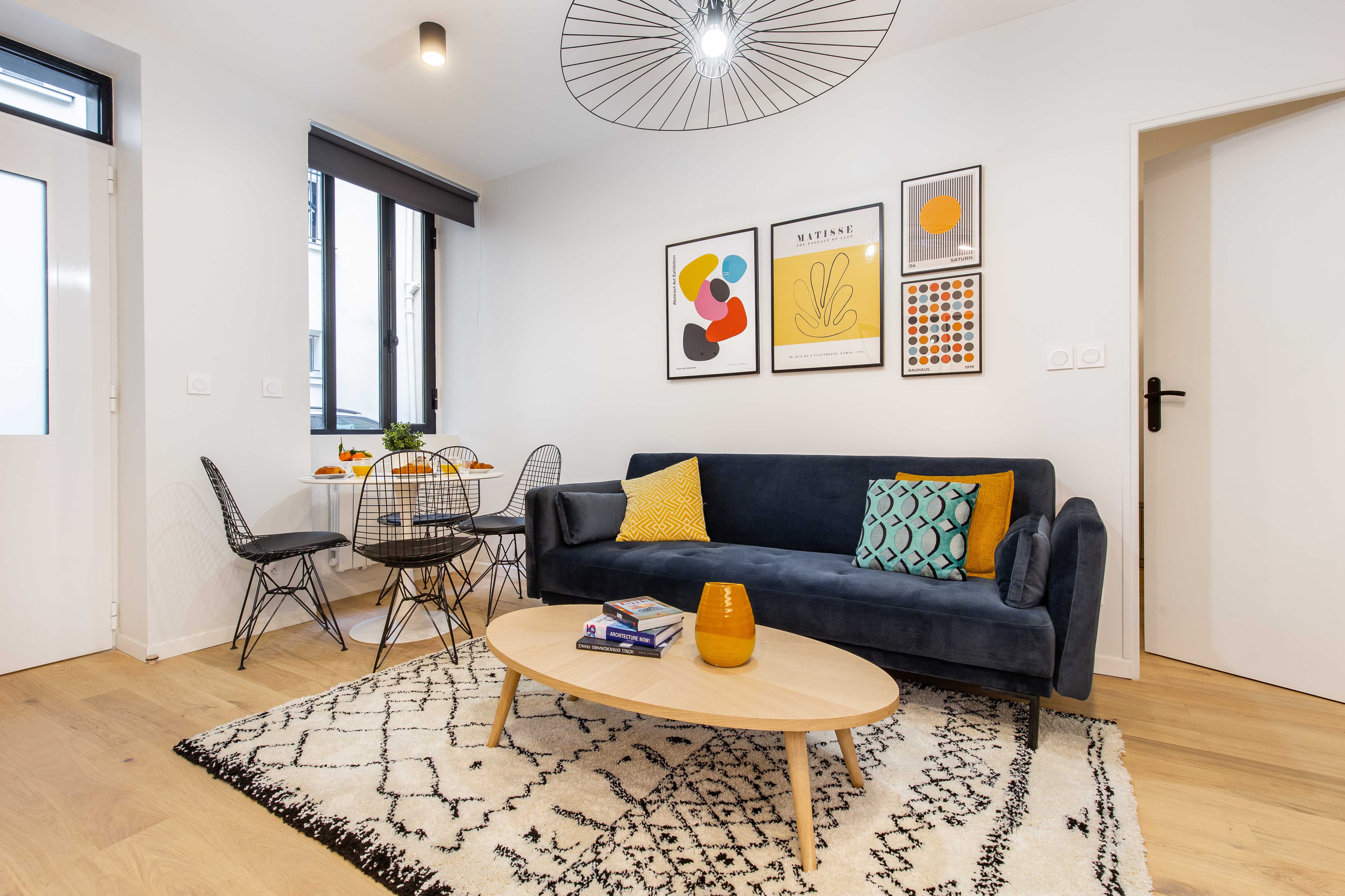 Villa Crépuscule Bonne Nouvelle Grands Boulevards: Luxury 2-Bedroom Family-Friendly Villa Rental in Grands Boulevards, Paris