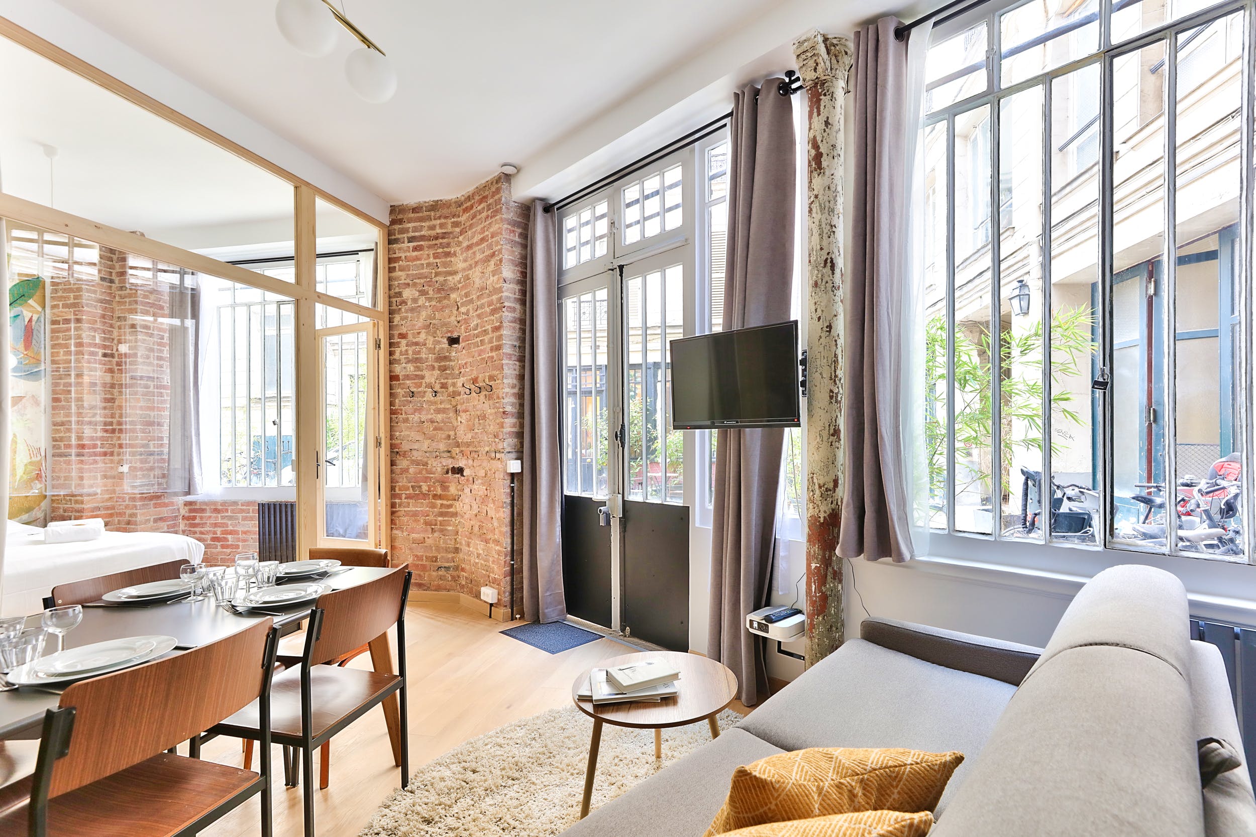 Villa Aurore Bonne Nouvelle Grands Boulevards-829924: Charming 2-Bedroom Apartment Rental with Family-Friendly Features, Grands Boulevards