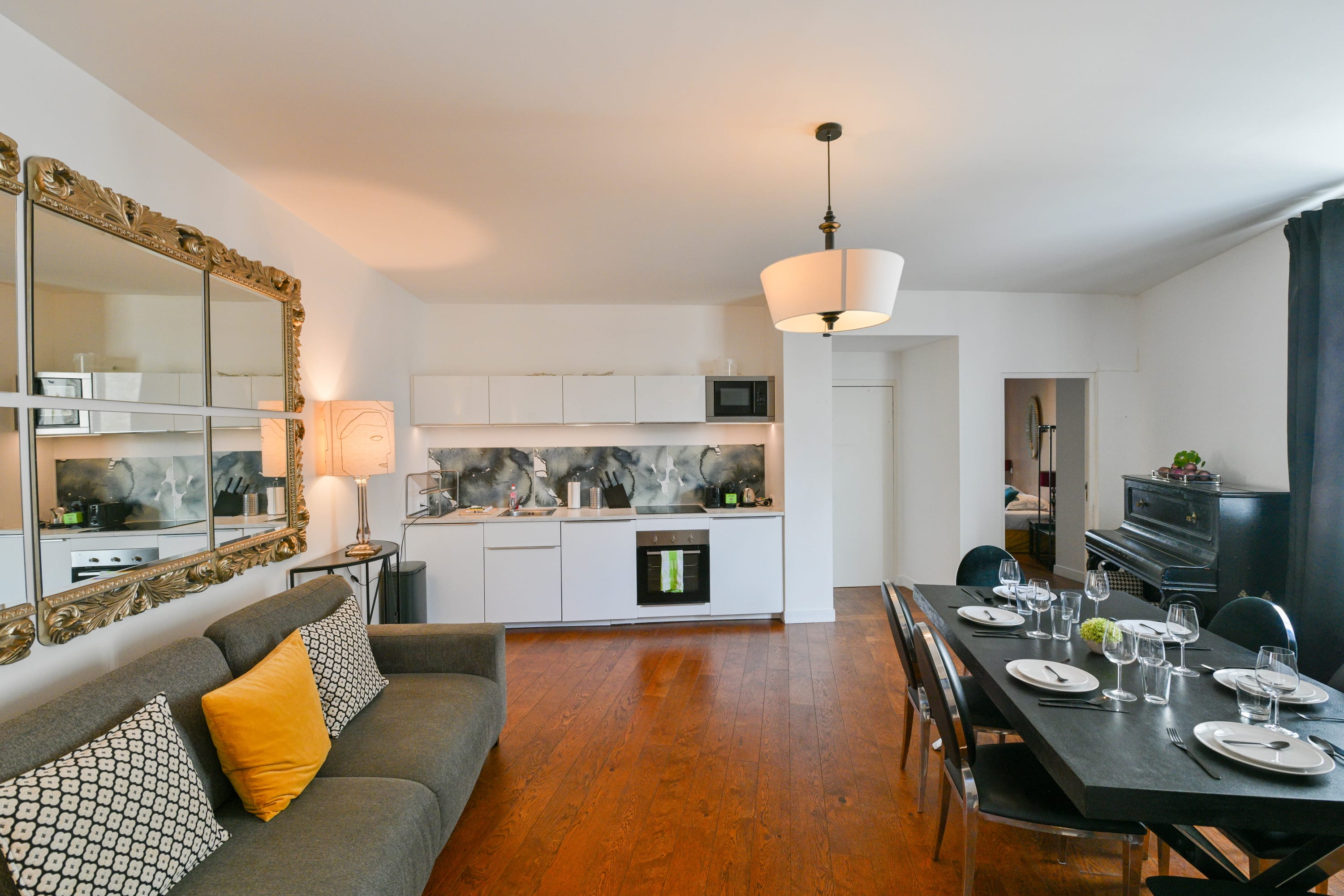 Villa Aube Vallon Montmartre Sacré-Coeur: Spacious 4-Bedroom Apartment for Families, Montmartre Sacré-Coeur