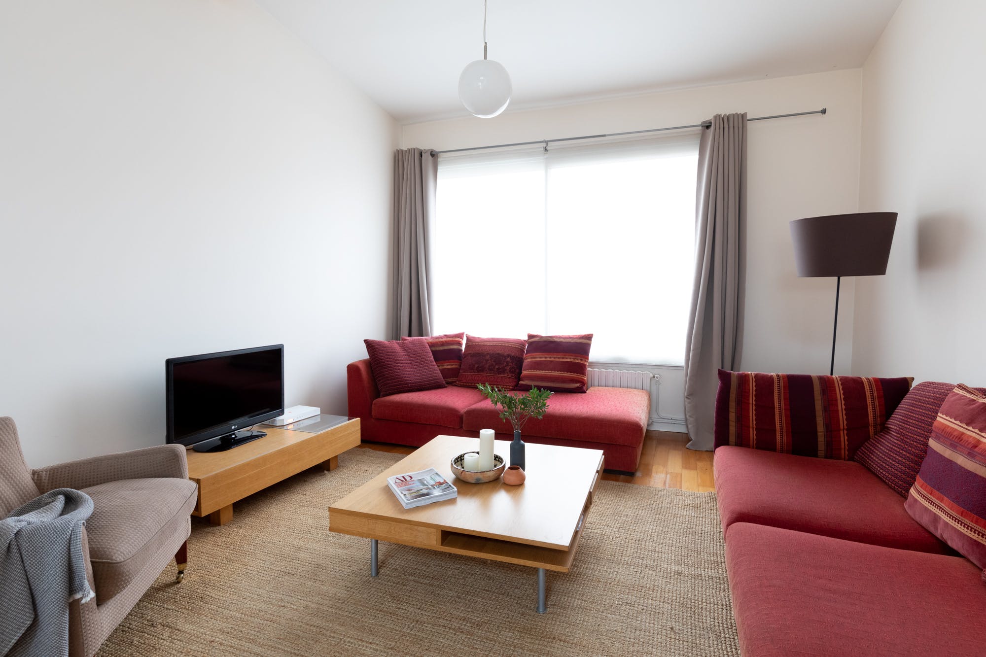 Villa Aurore Pyrénées Belleville – Buttes Chaumont: Spacious 2-Bedroom Apartment Rental with Air Conditioning in Belleville Paris