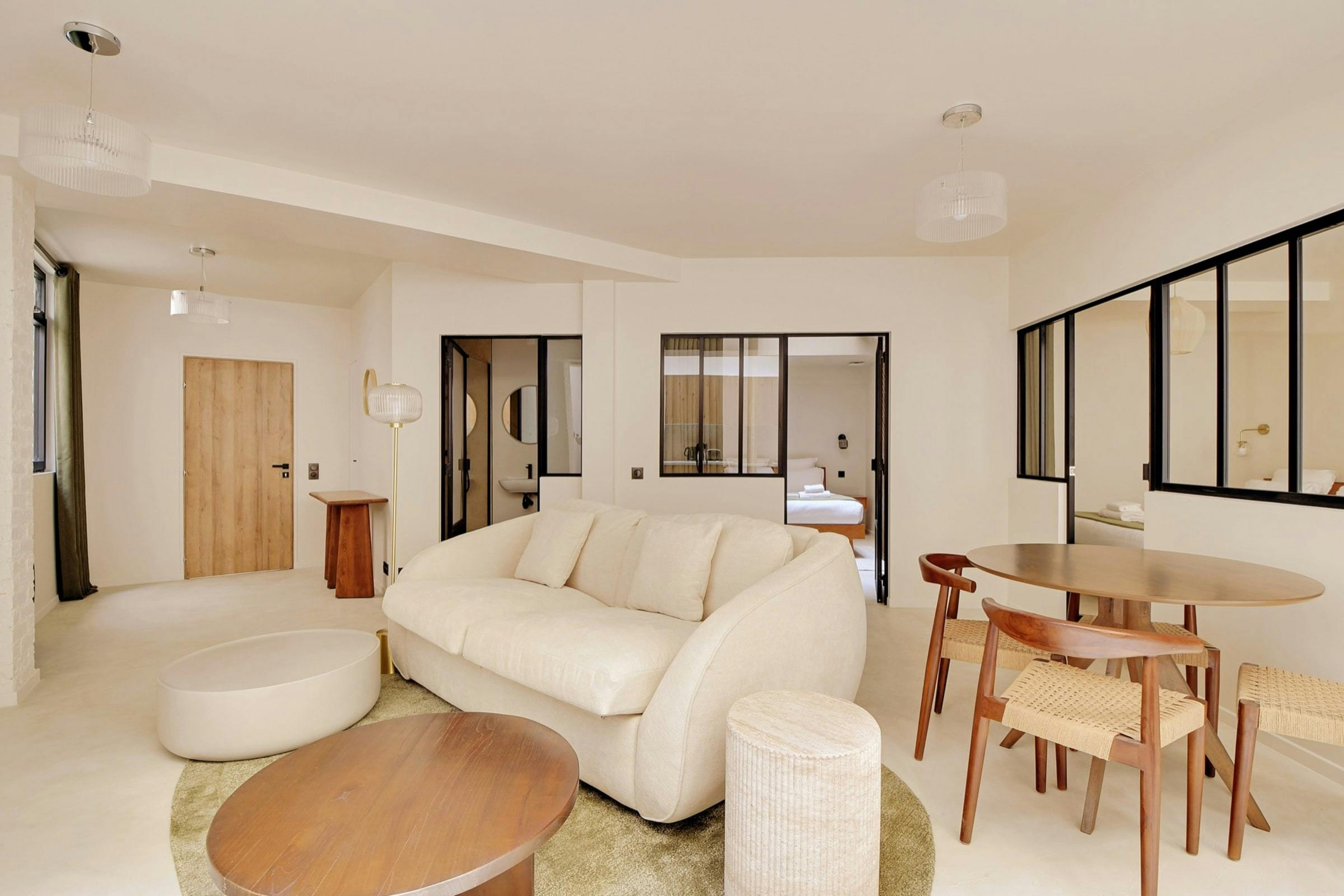 Villa Aurore Vavin Montparnasse & Catacombs: Elegant 2-Bedroom Apartment with Jacuzzi Near Montparnasse Catacombs