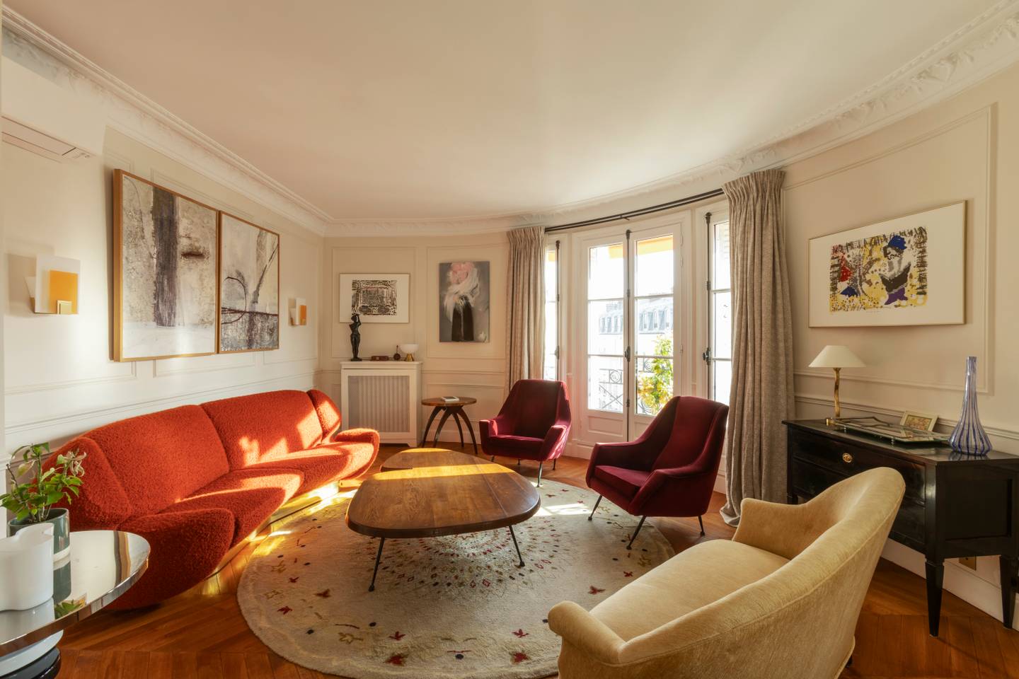 Villa Autan Passy Eiffel Tower: Elegant 3-Bedroom Apartment with Eiffel Tower Views, Paris