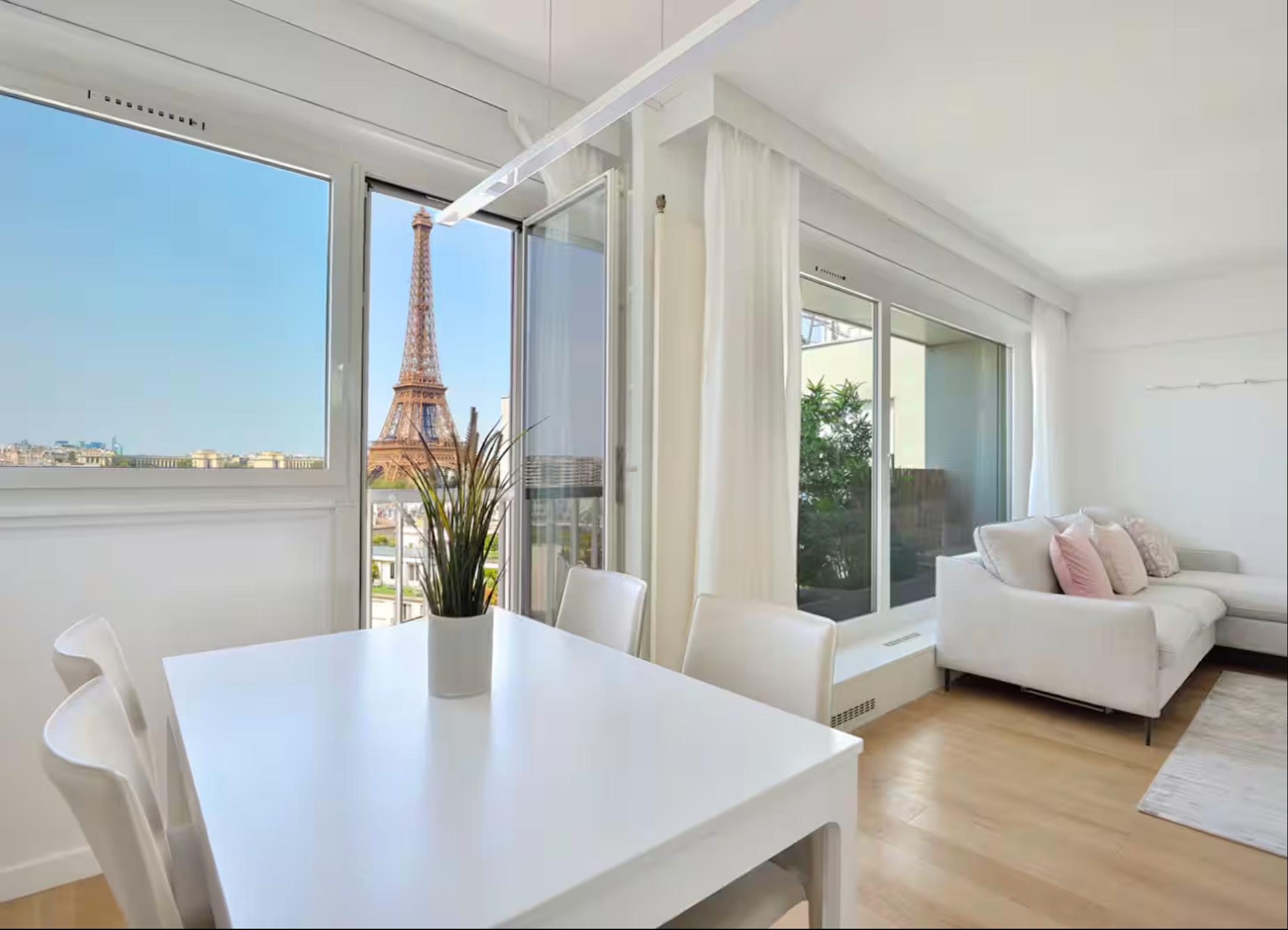 Villa Crépuscule Passy Eiffel Tower-716711: Elegant 1-Bedroom Apartment with Eiffel Tower Views, Paris