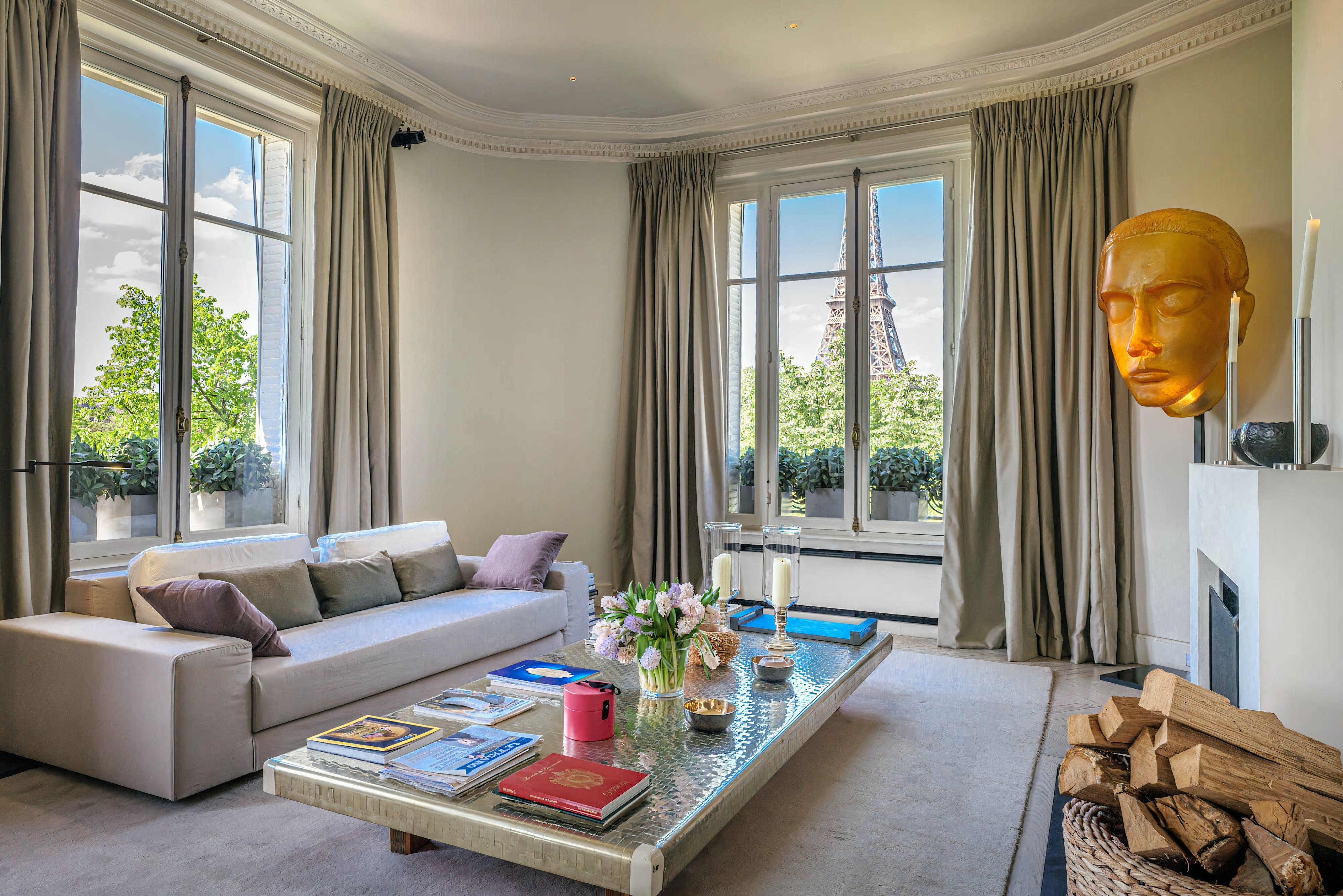 Villa Crépuscule Grenelle Eiffel Tower: Luxury 2-Bedroom Apartment with Eiffel Tower Views, Paris