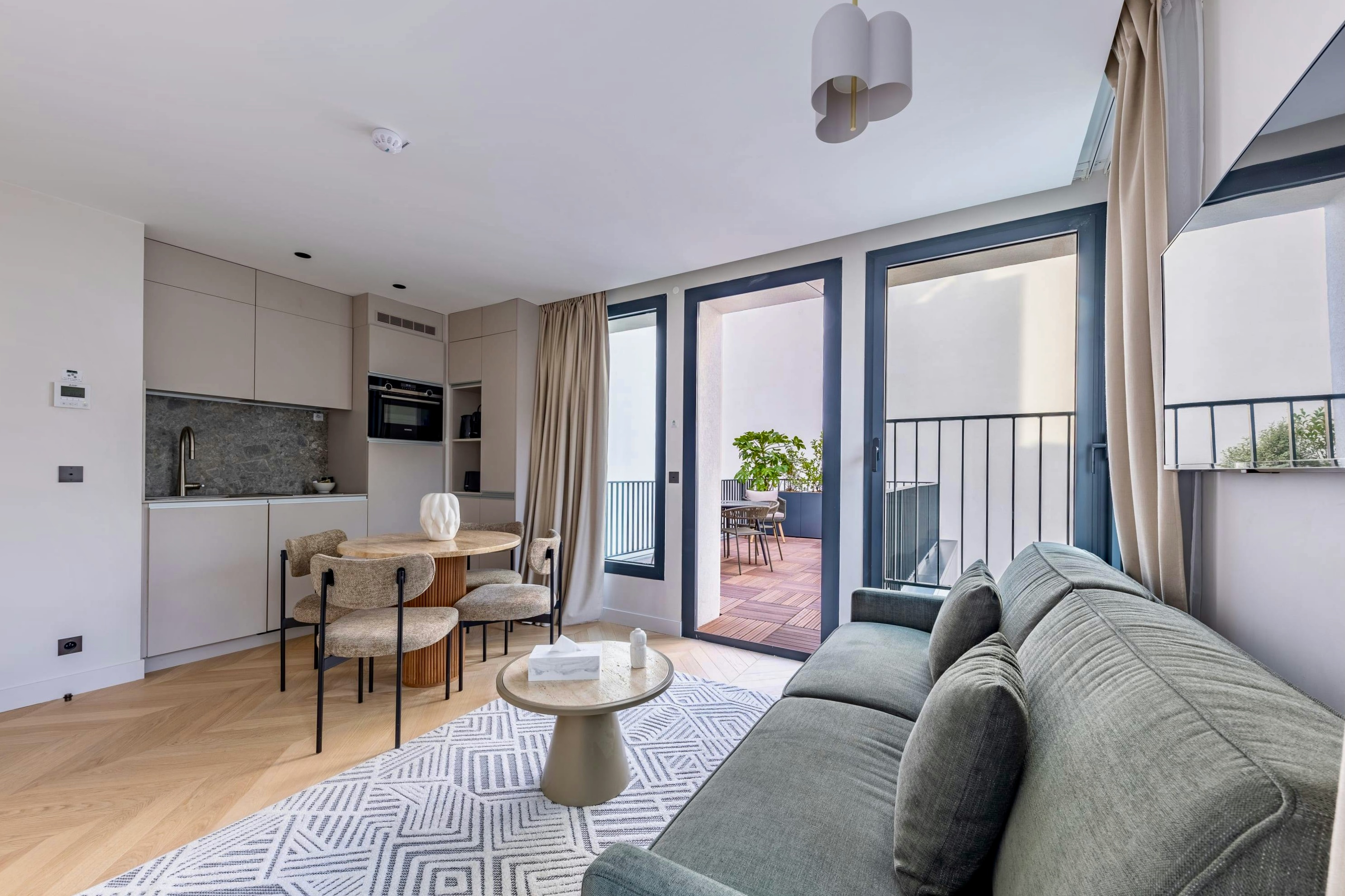 Château Coeur Opéra: Chic 1-Bedroom Apartment with Shared Gym and Terrace, Opéra Paris