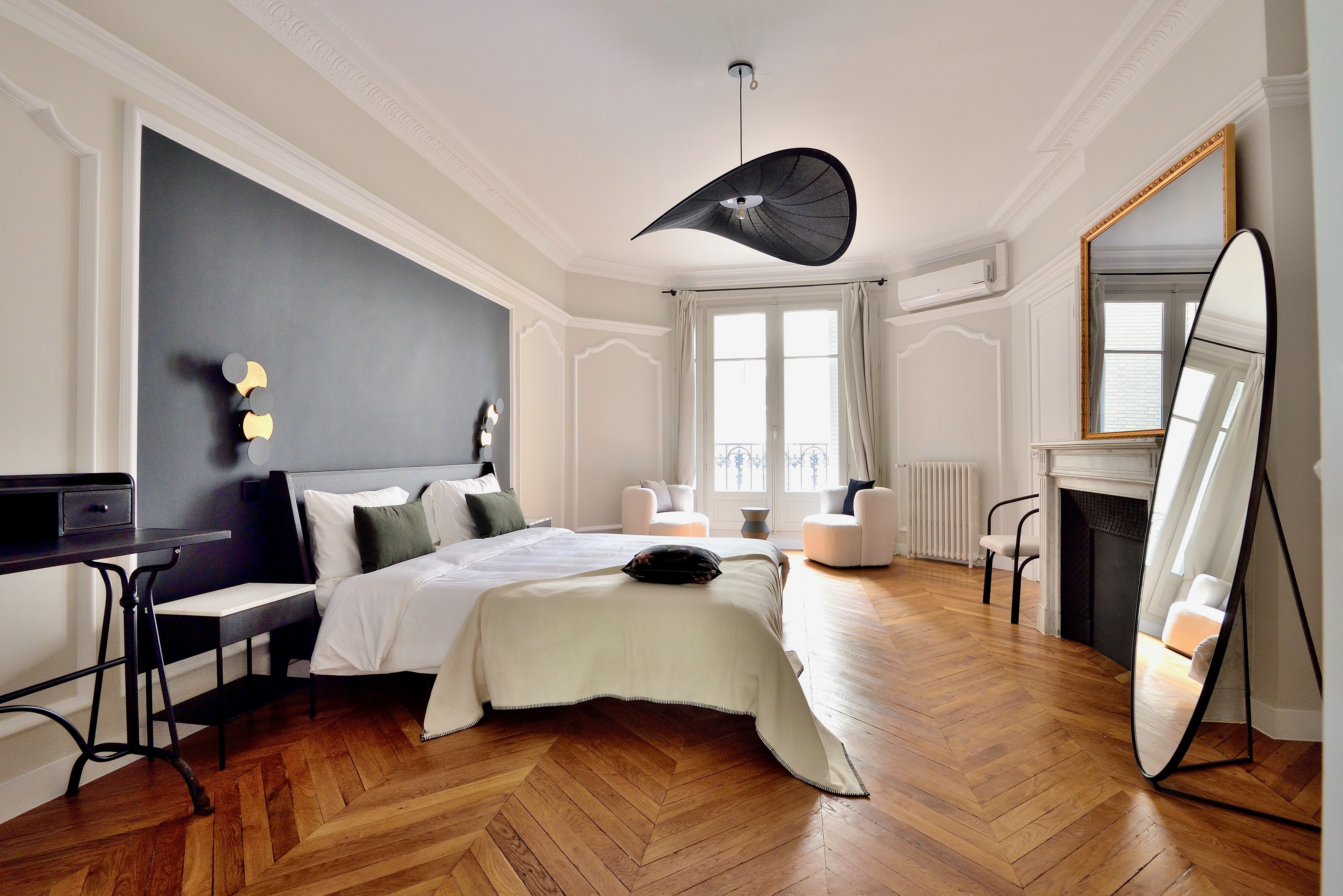 Villa Crépuscule Passy Eiffel Tower-744611: Luxury 4-Bedroom Apartment with Eiffel Tower Views, Paris