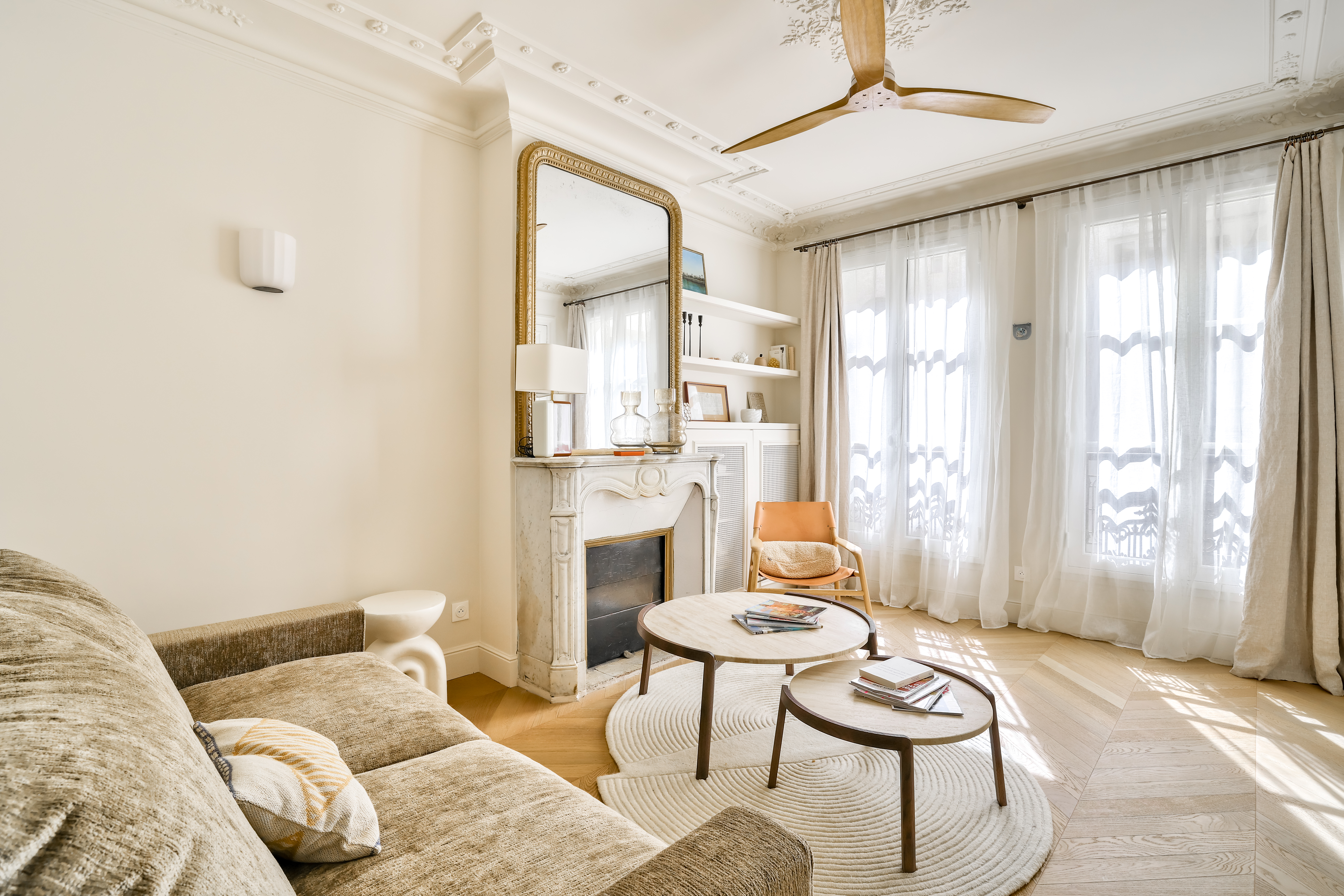 Villa Crépuscule Mazet Le Marais-826893: Elegant 1-Bedroom Apartment Rental with 2 Bathrooms in Le Marais Paris