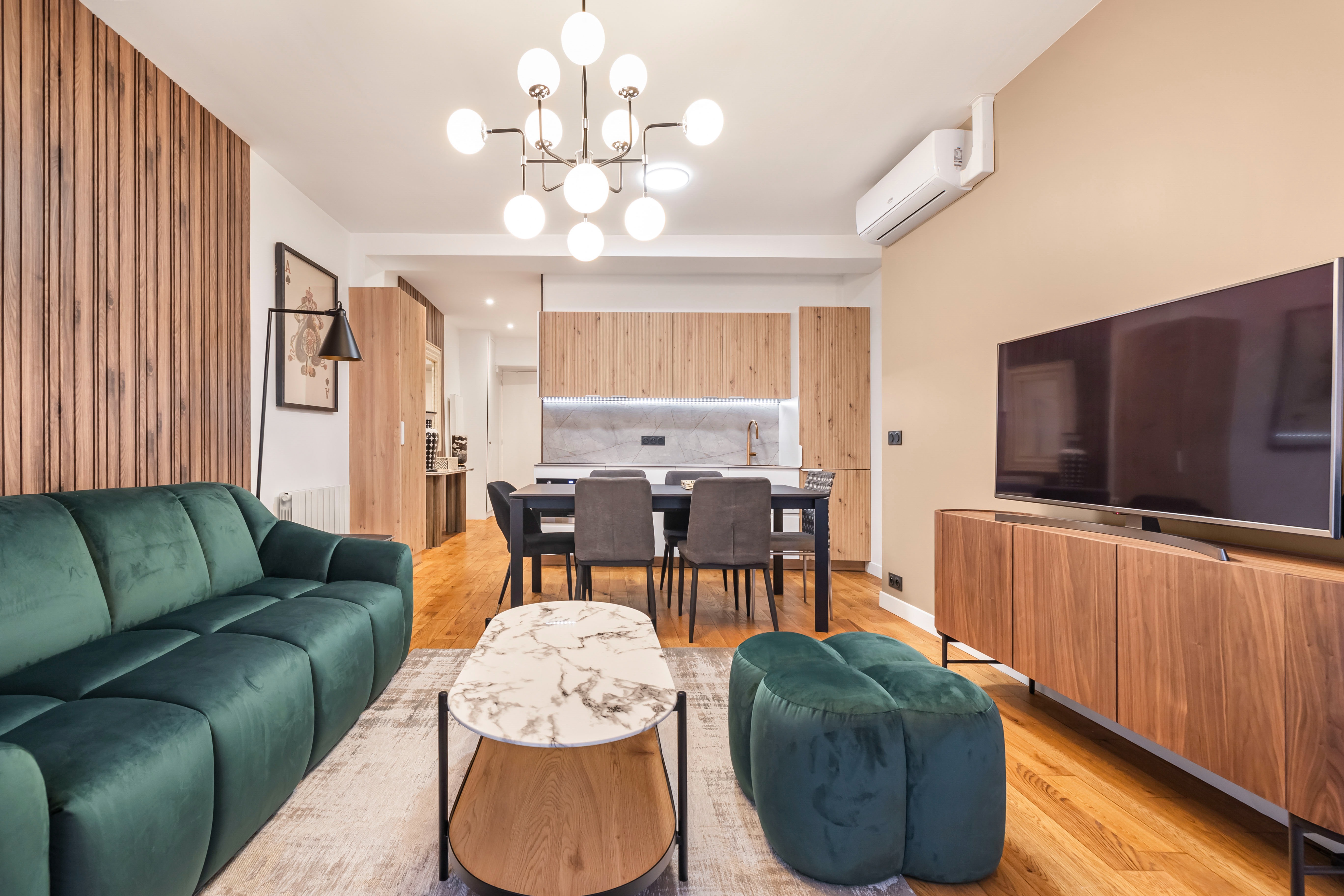Villa Céladon Archives Le Marais: Stylish 2-Bedroom Apartment Rental with Air Conditioning in Le Marais, Paris