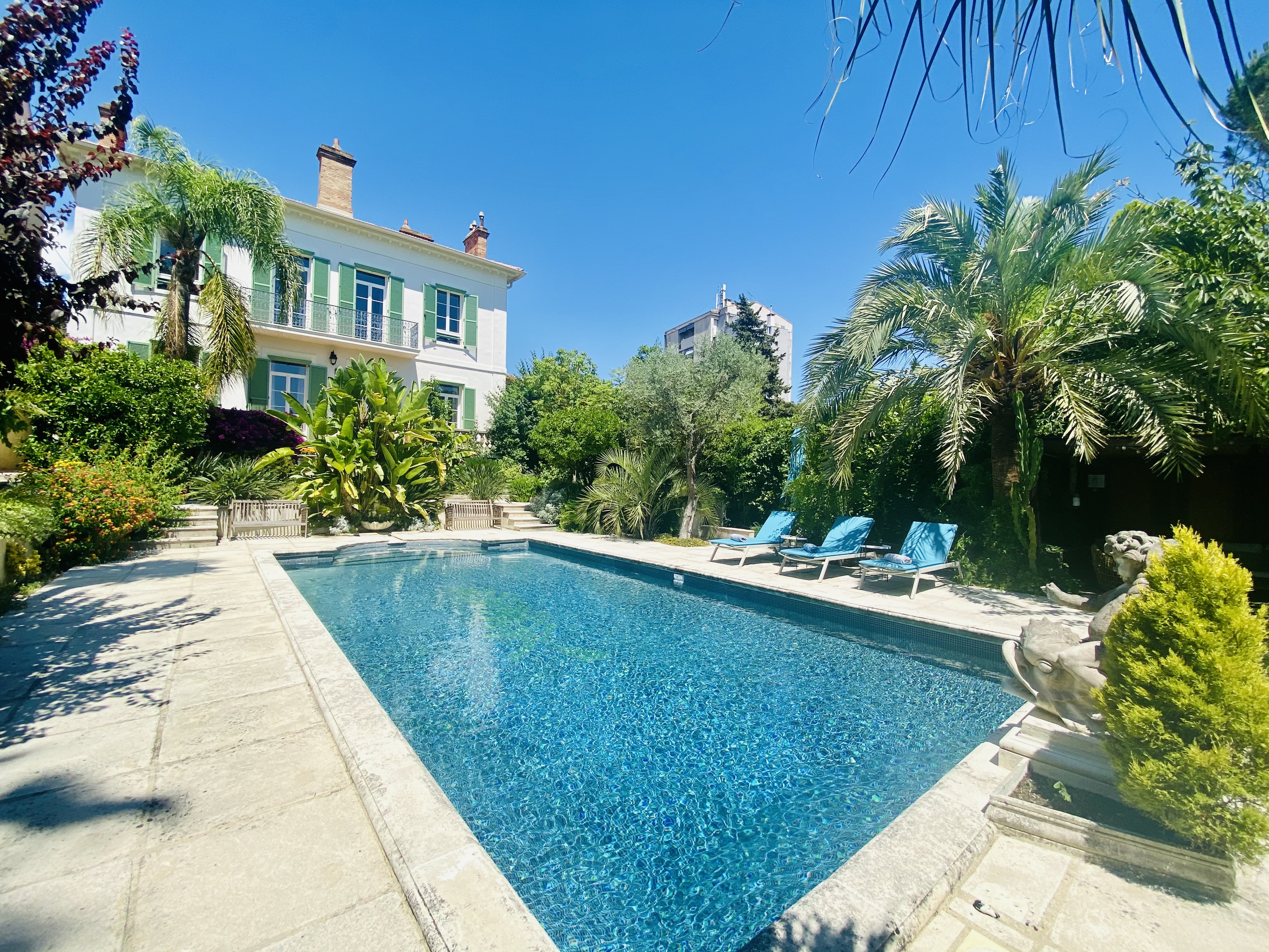 Villa Crépuscule Basse Californie Cannes-762268: Spacious 5-Bedroom Apartment with Seaview and Pool, Cannes